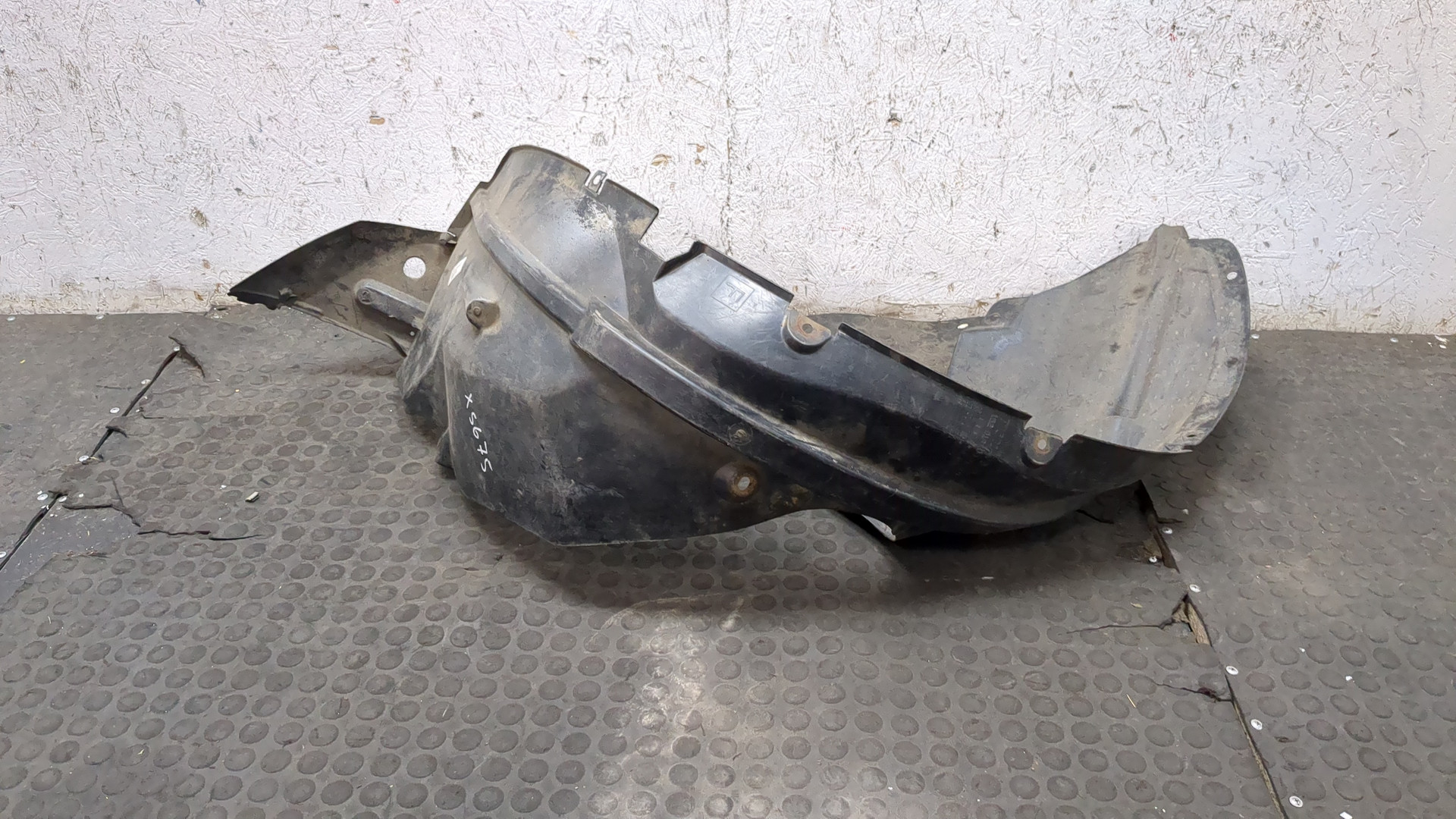 Локер передний правый