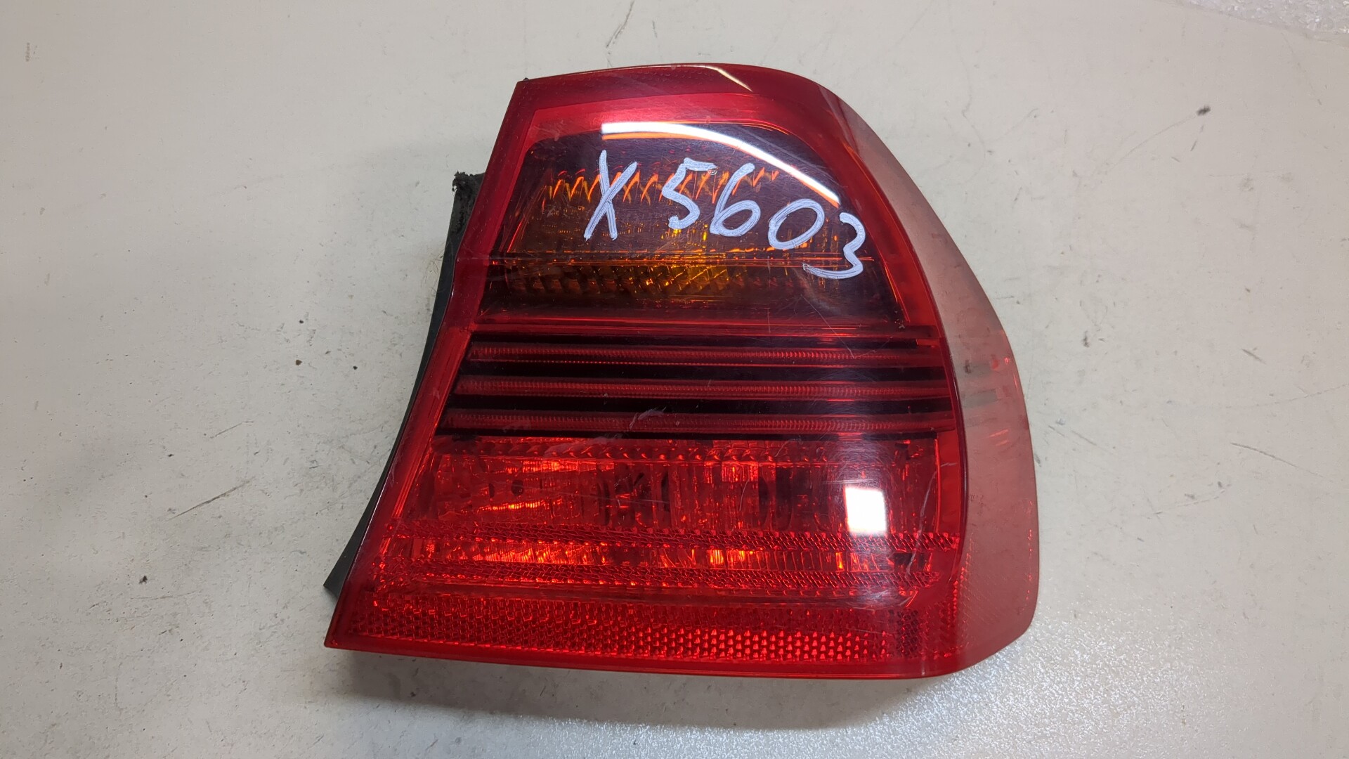 Фонарь задний правый