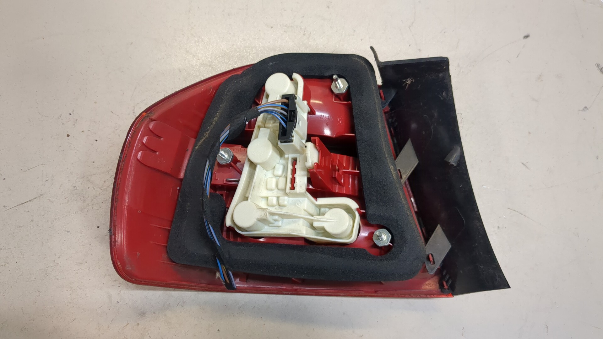 Фонарь задний правый