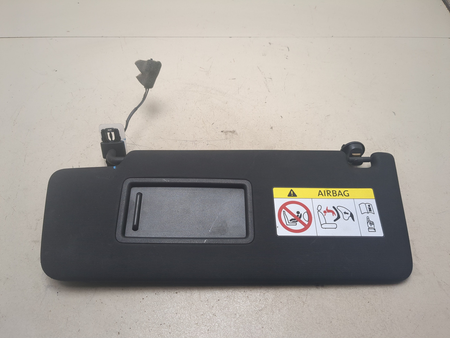 Козырек солнцезащитный