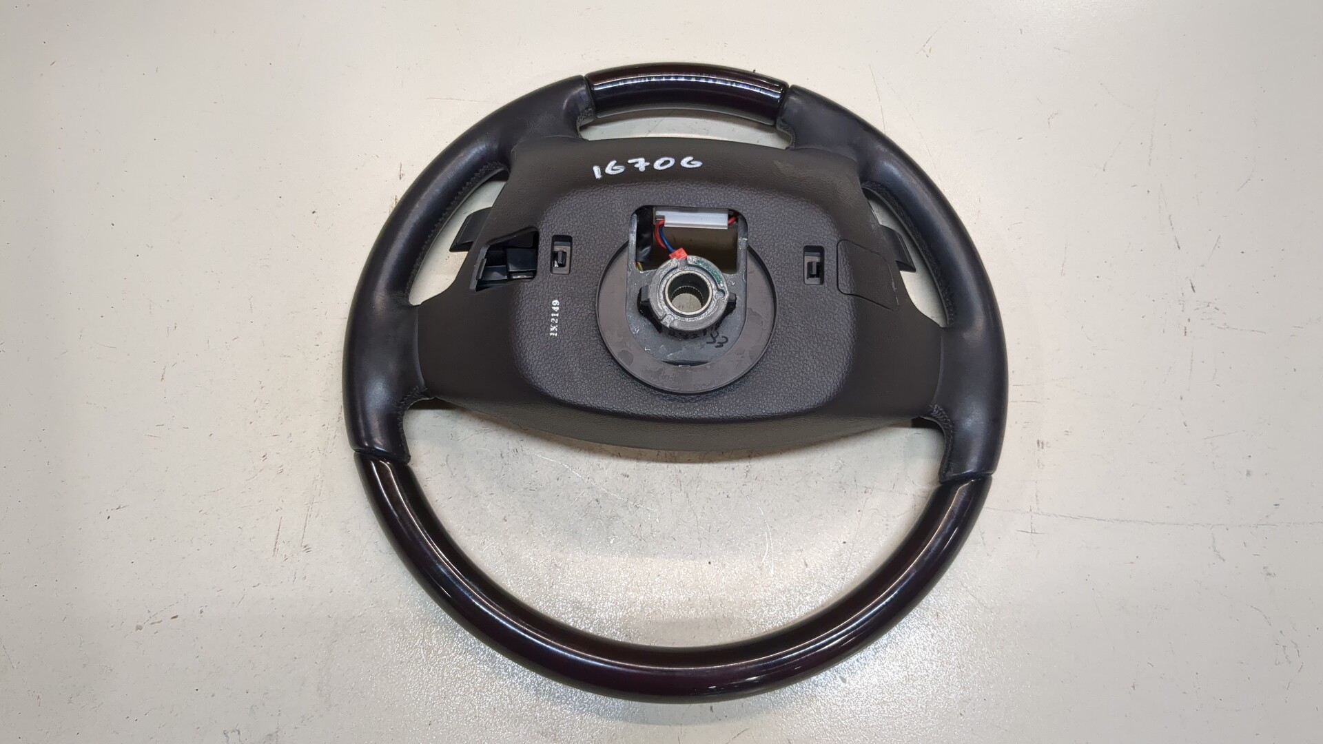 Рулевое колесо (руль)