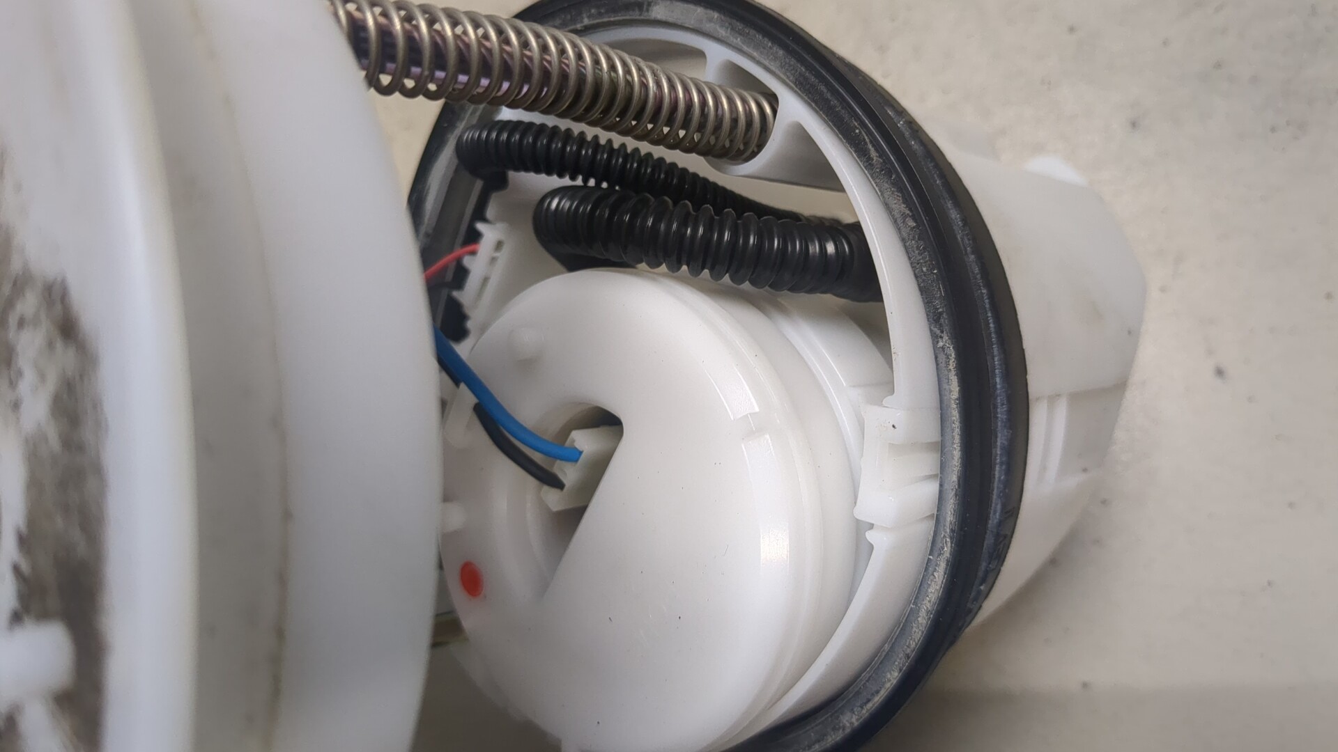 Насос топливный электрический