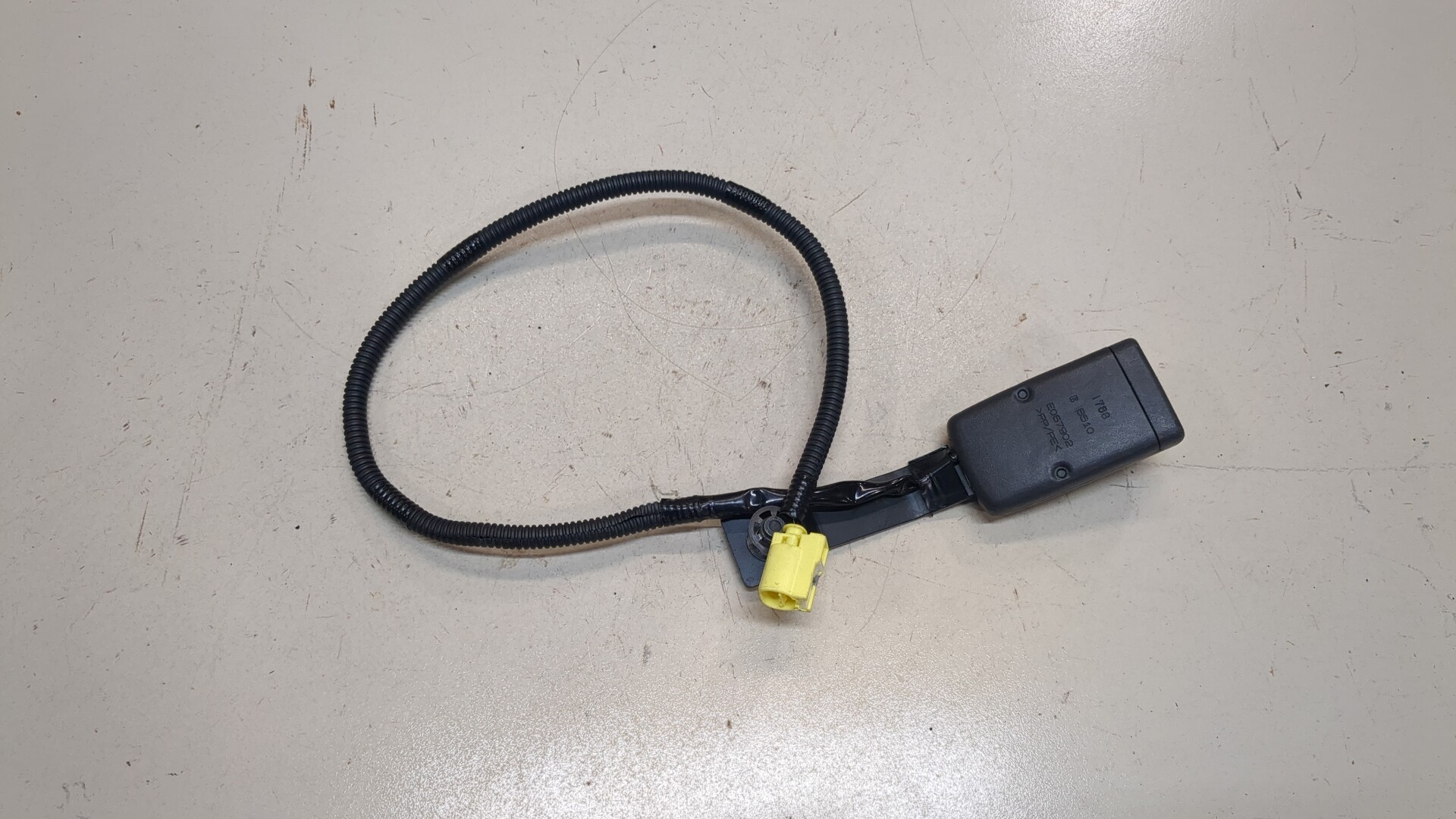 Ответная часть ремня безопасности