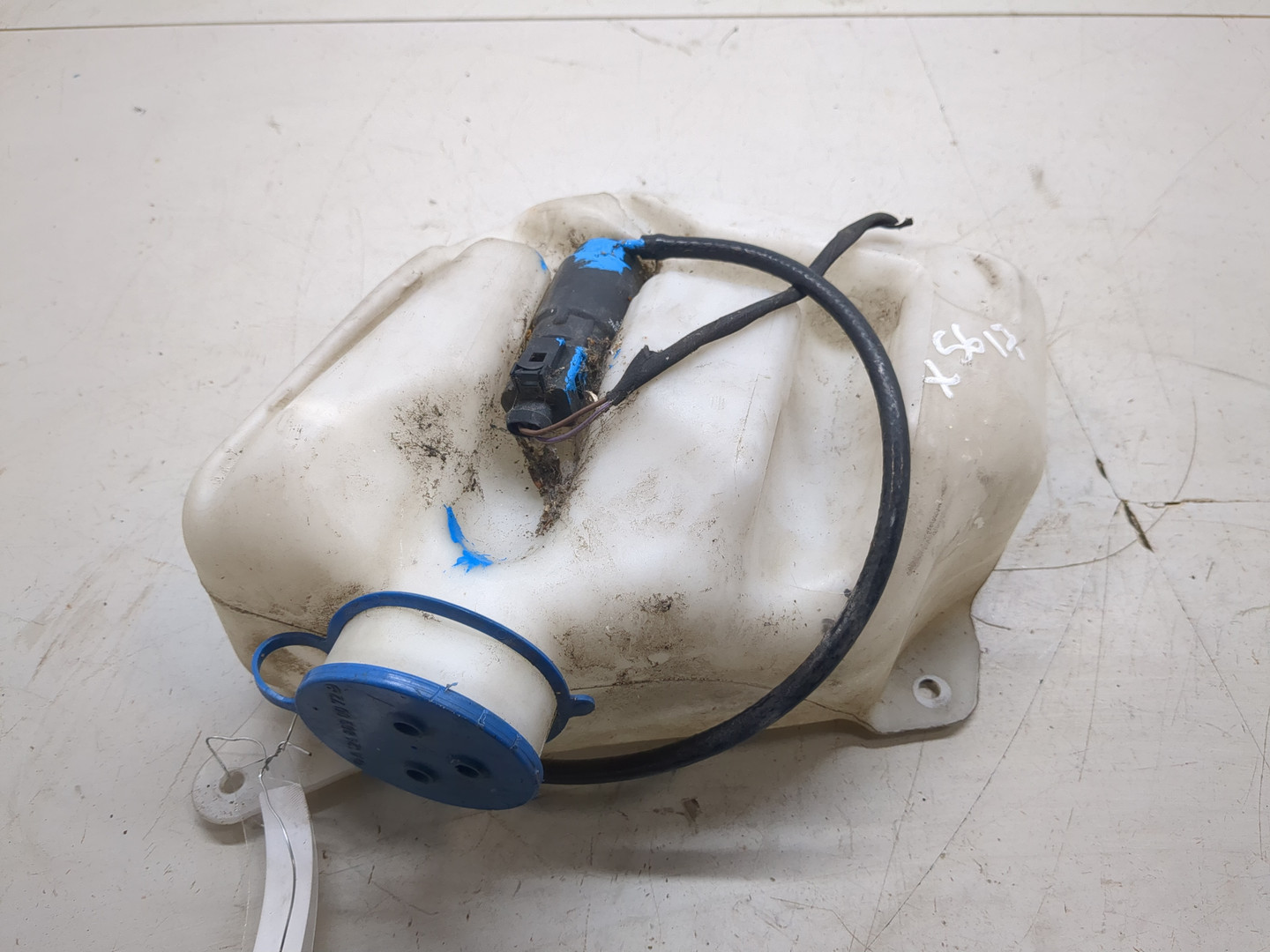 Бачок омывателя лобового стекла