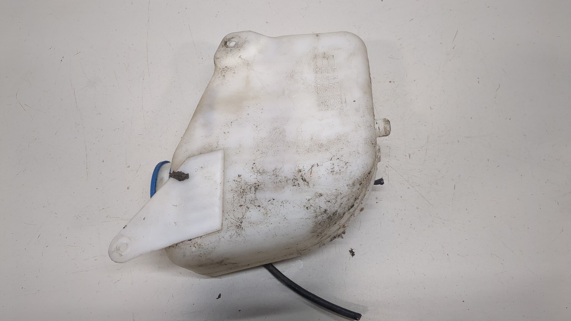 Бачок омывателя лобового стекла