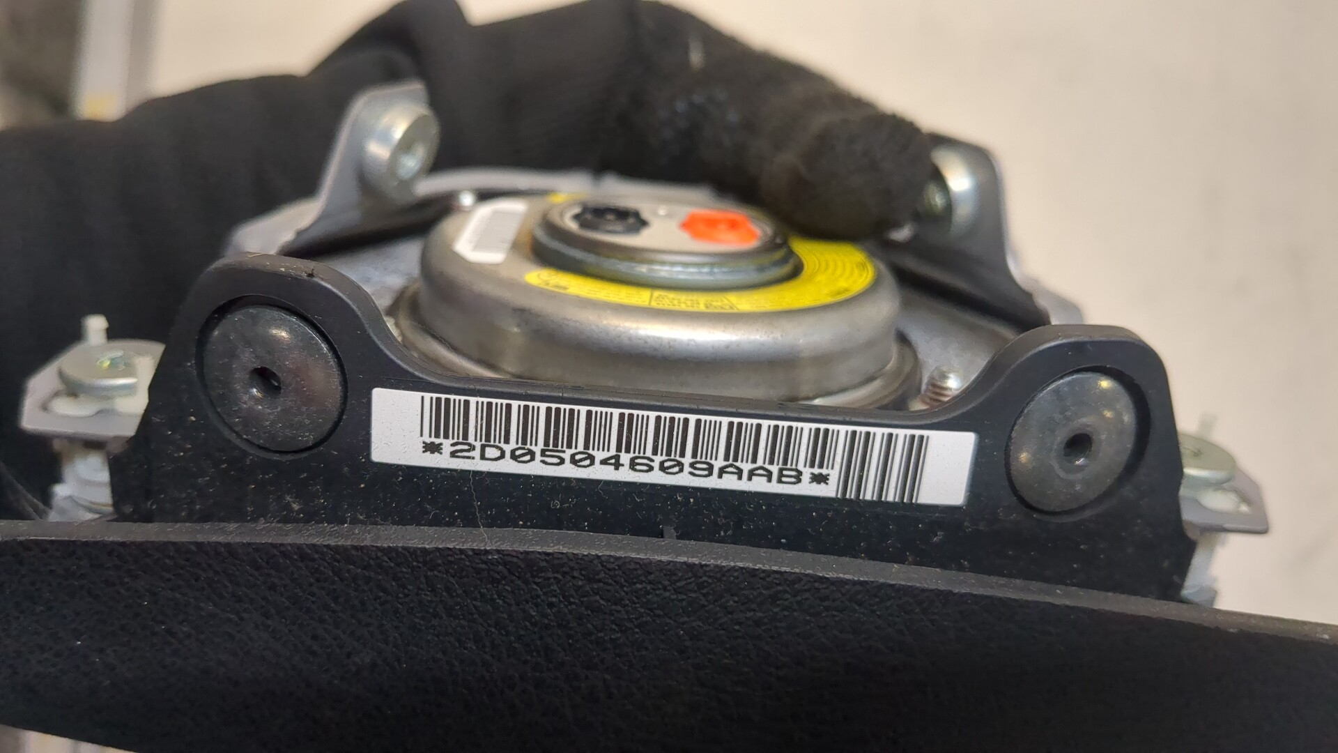 Подушка безопасности в рулевое колесо