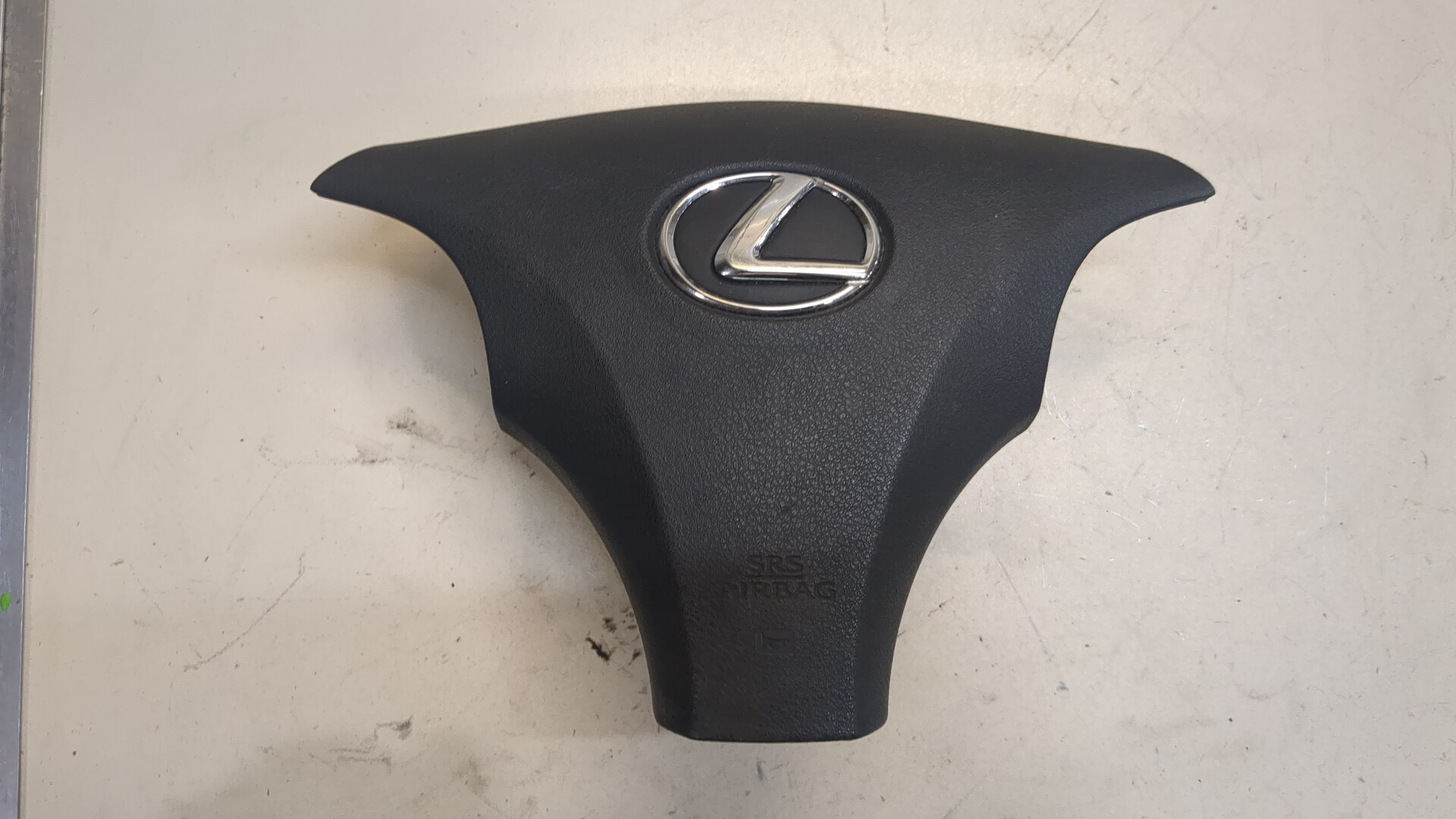 Подушка безопасности в рулевое колесо