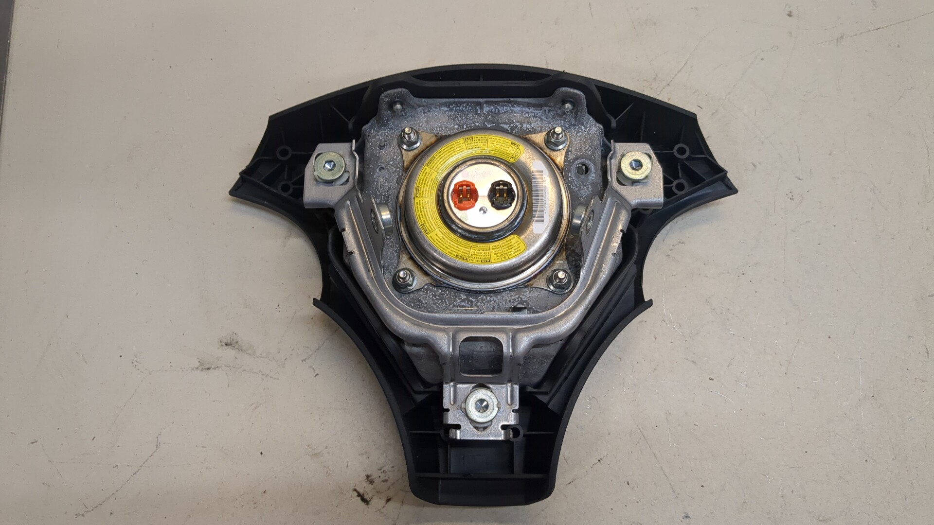 Подушка безопасности в рулевое колесо