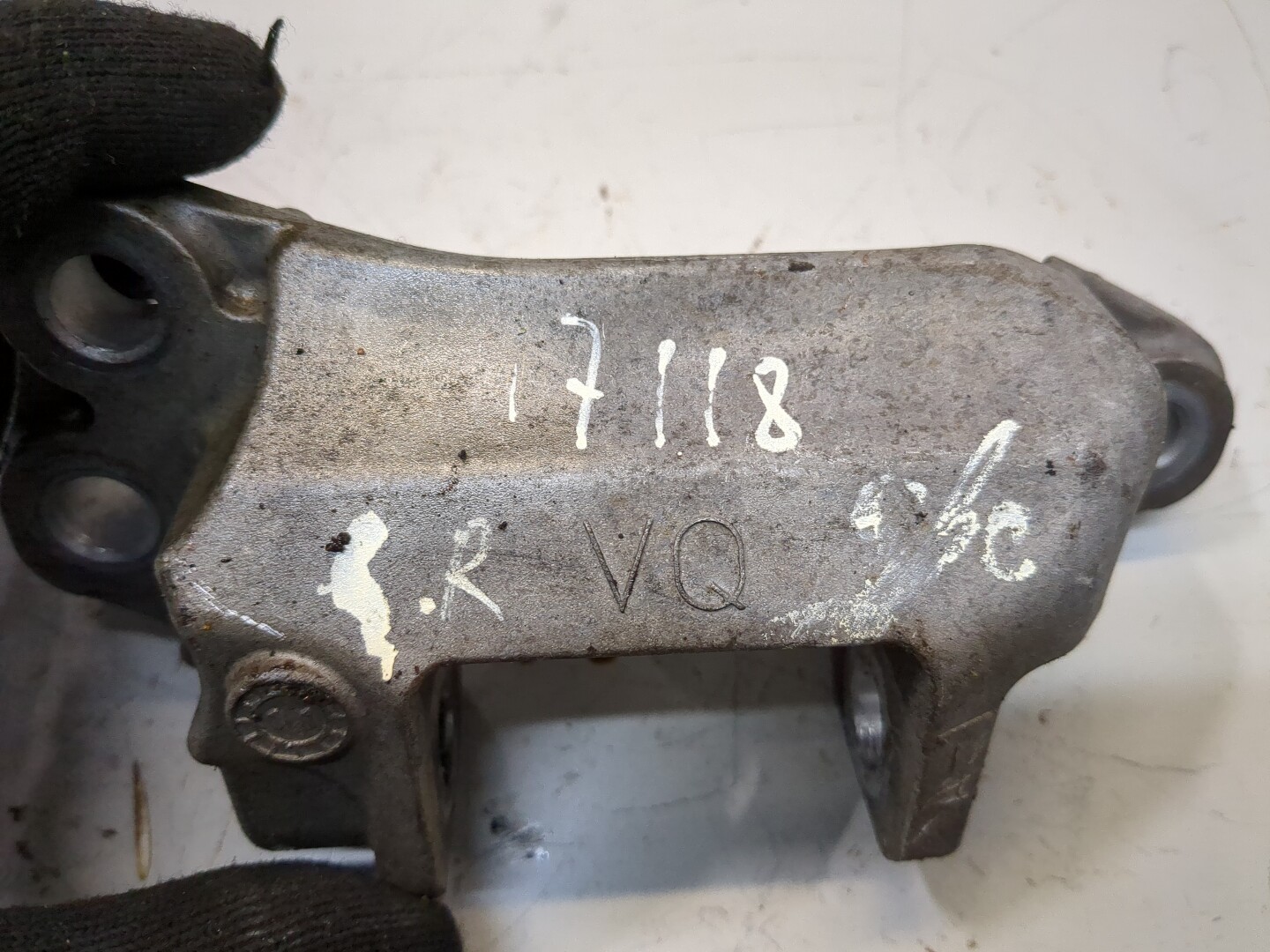 Кронштейн двигателя