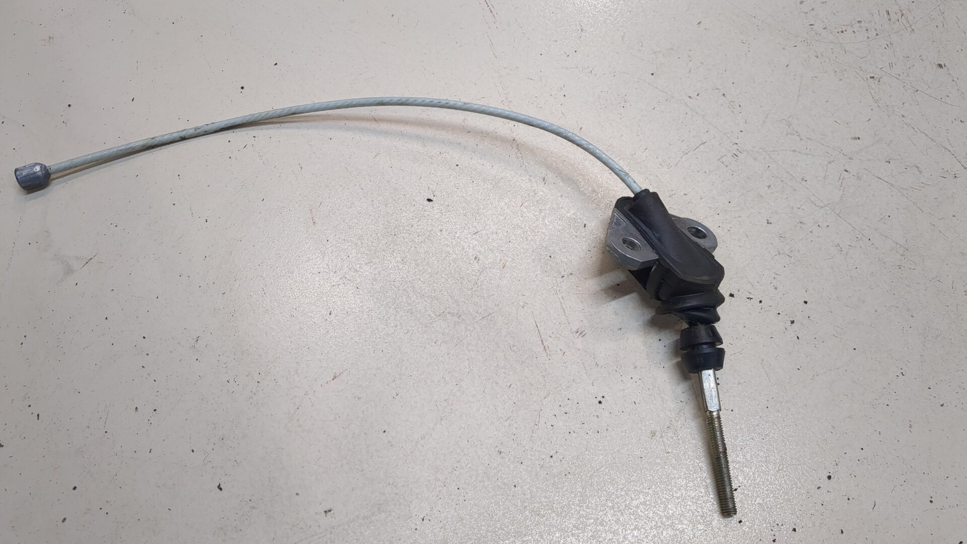 Трос стояночного тормоза