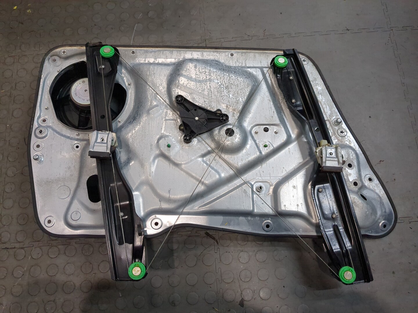 Стеклоподъемник электр. передний правый