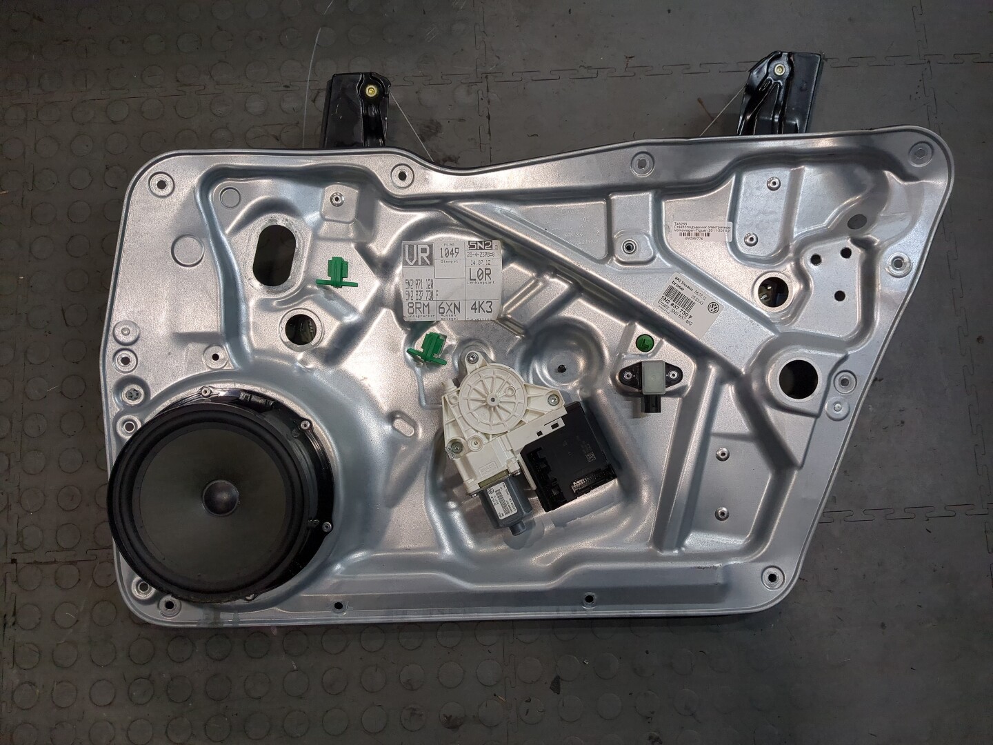 Стеклоподъемник электр. передний правый