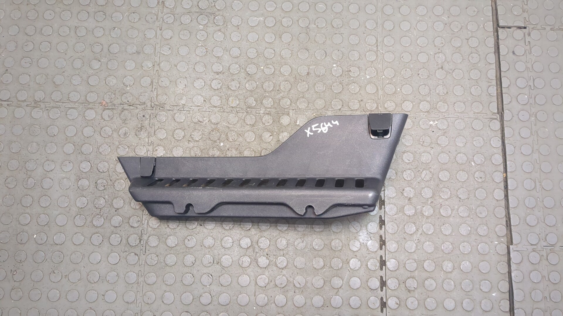 Обшивка багажника