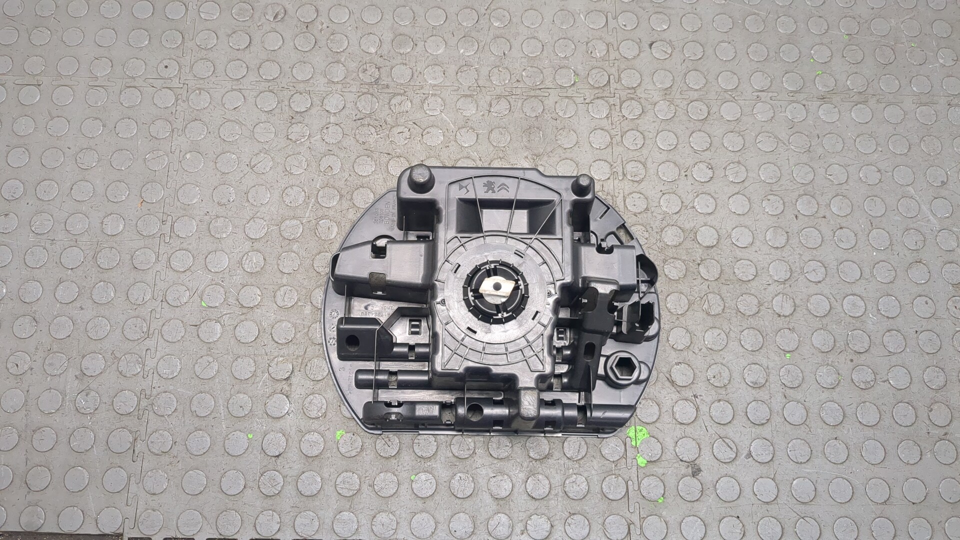 Обшивка багажника