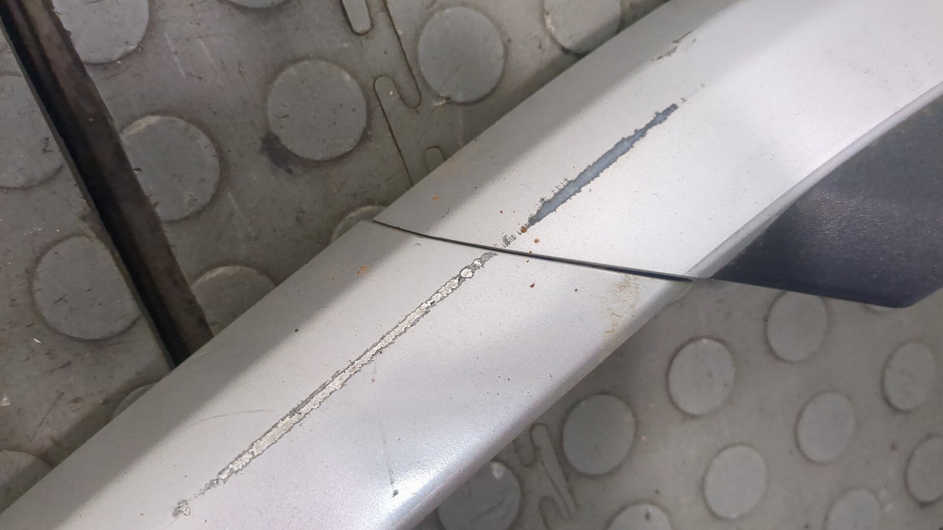 Рейлинг (релинг) правый (планка на крышу)