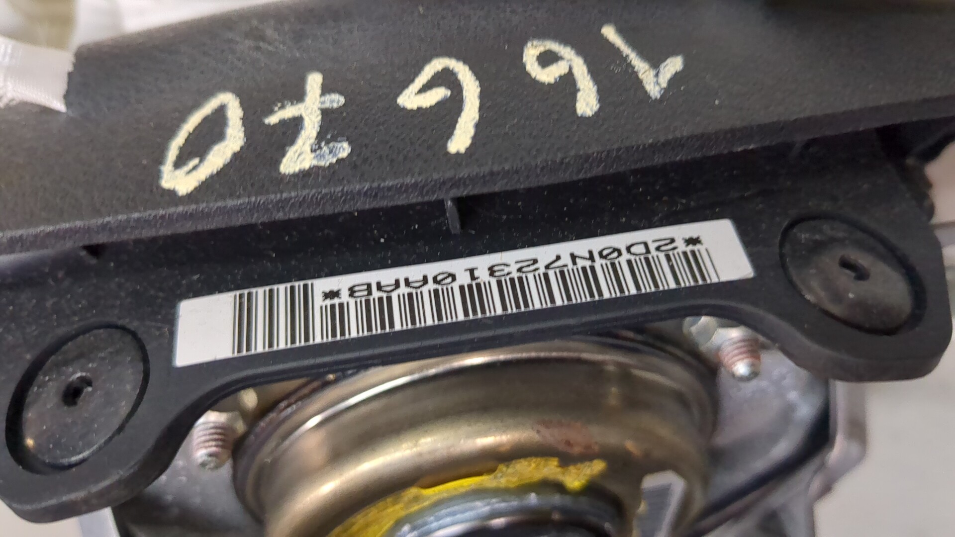 Подушка безопасности в рулевое колесо