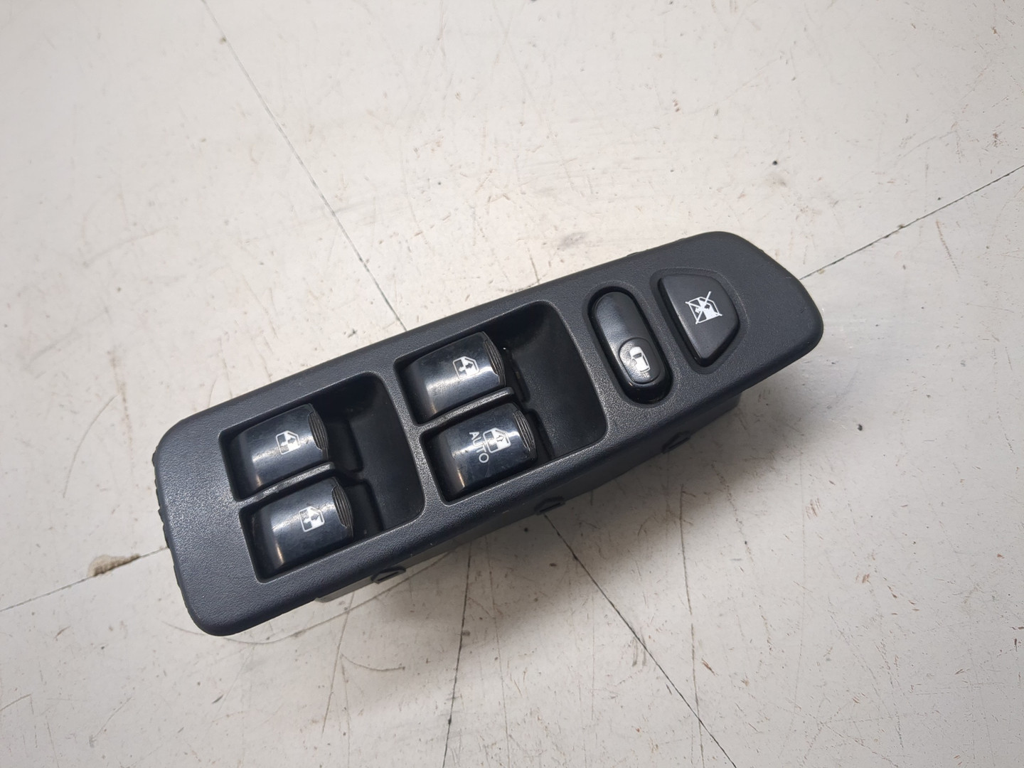 Кнопка стеклоподъемника