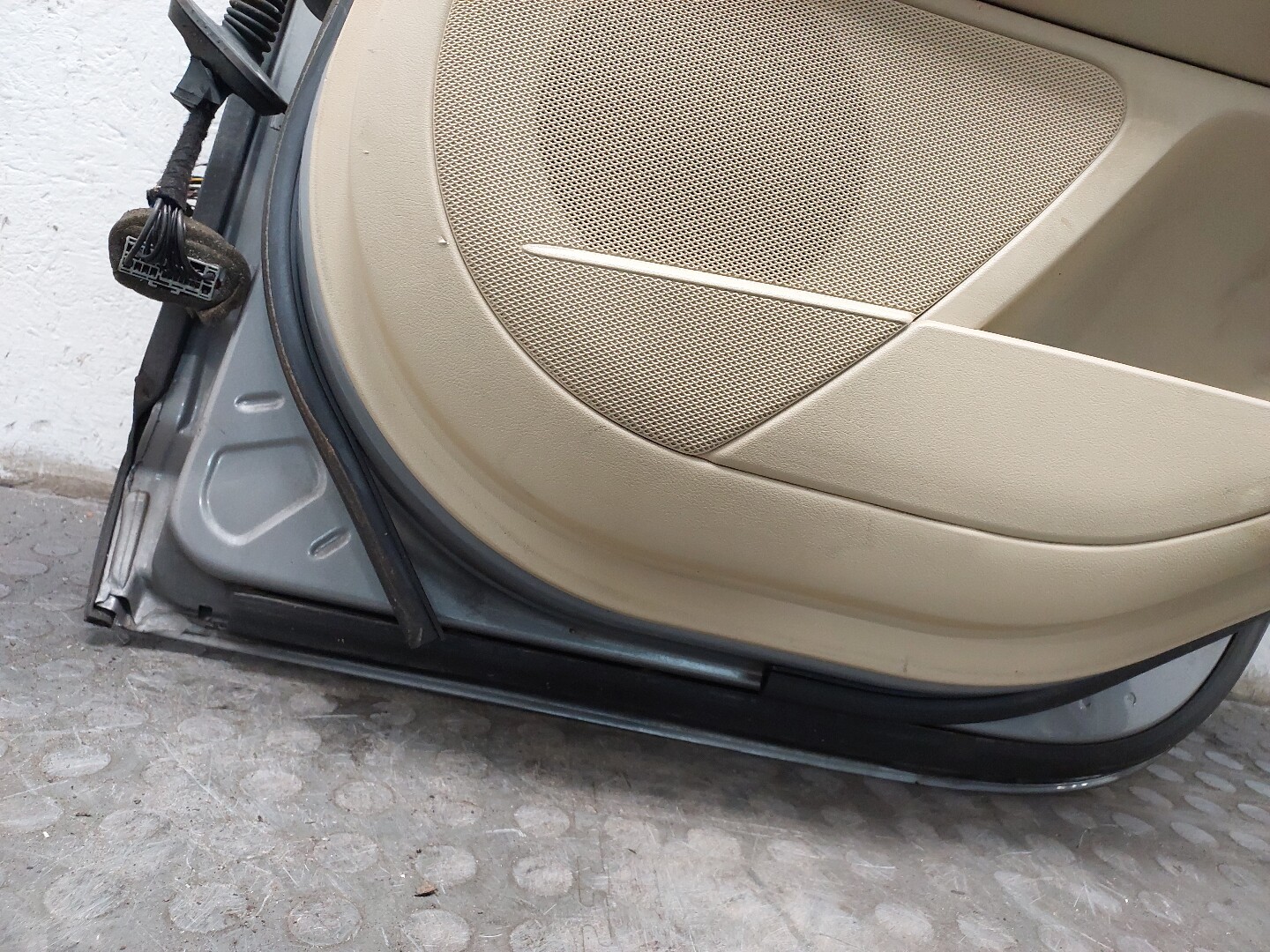 Дверь задняя правая