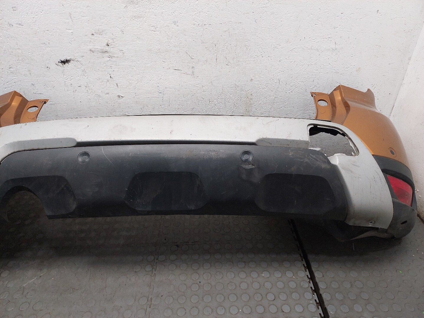 Бампер задний