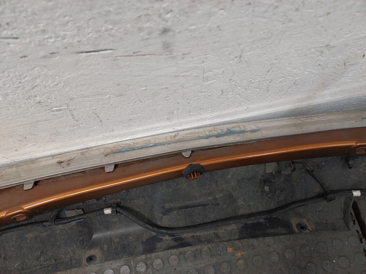 Бампер задний