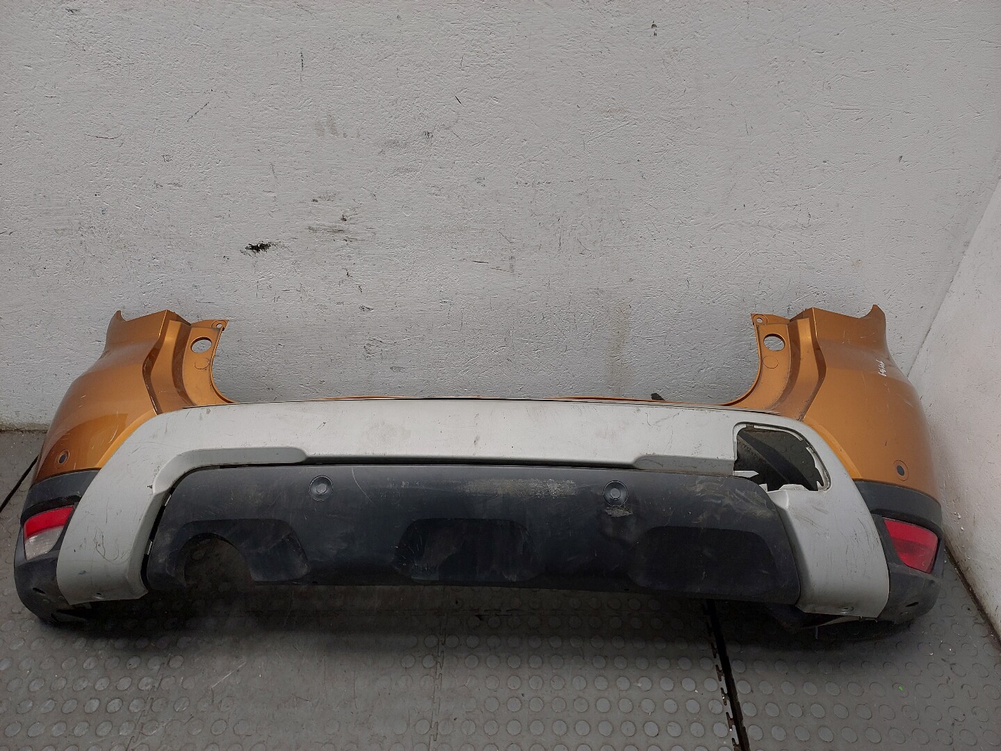 Бампер задний