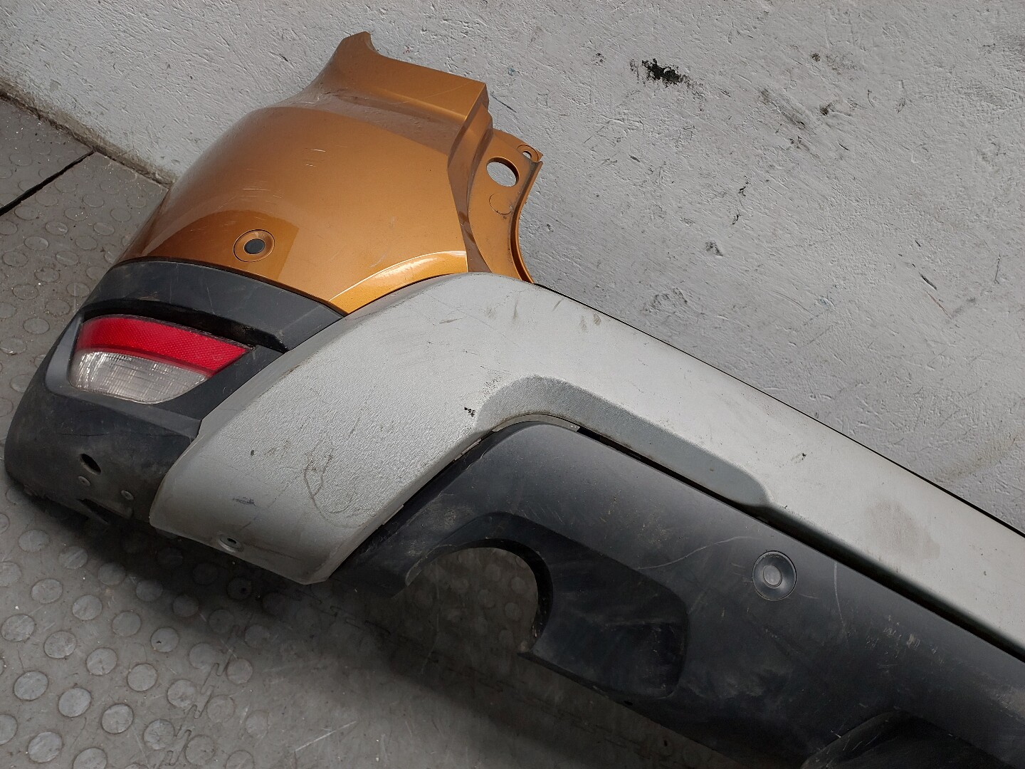 Бампер задний