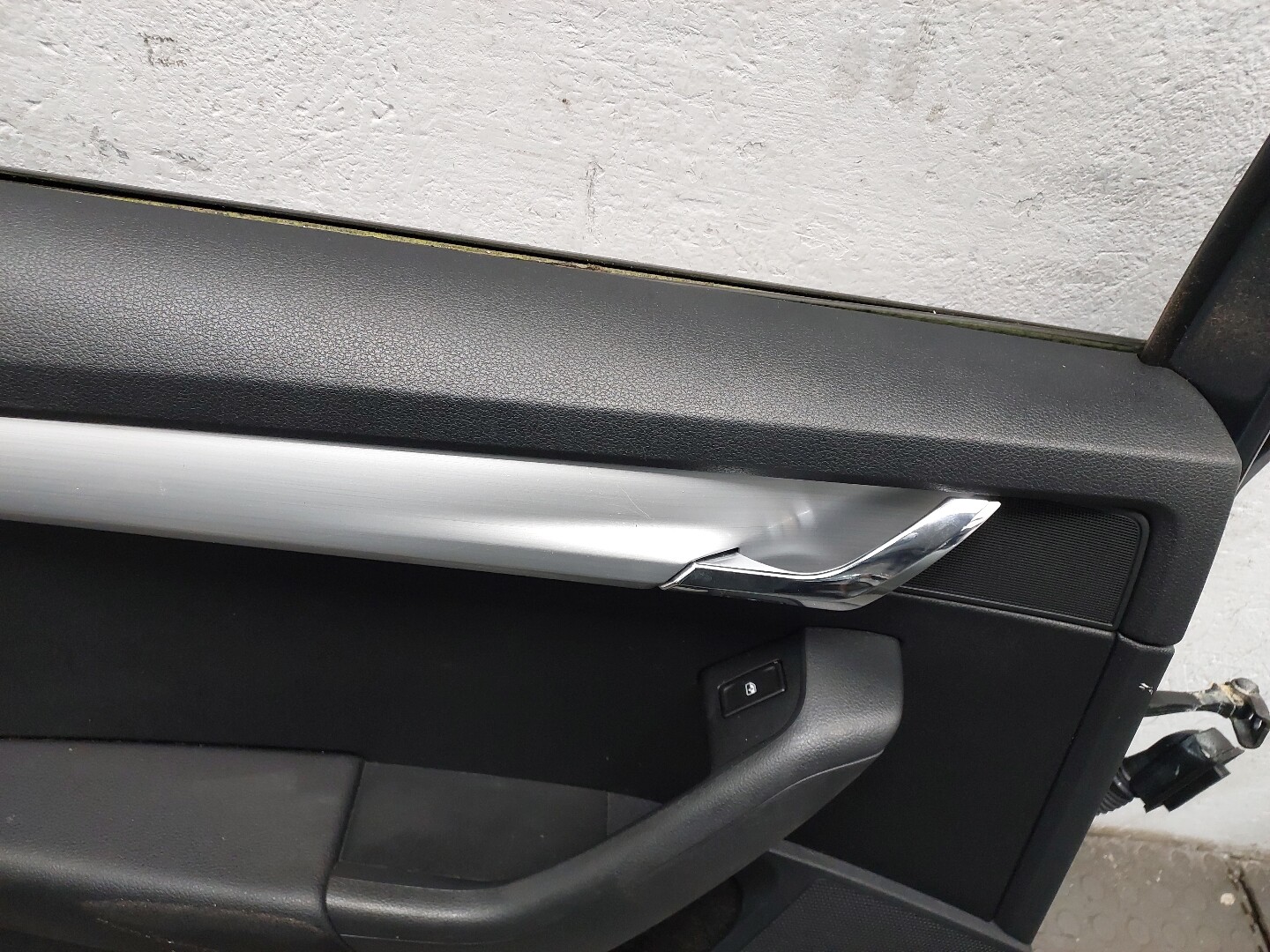 Дверь задняя левая