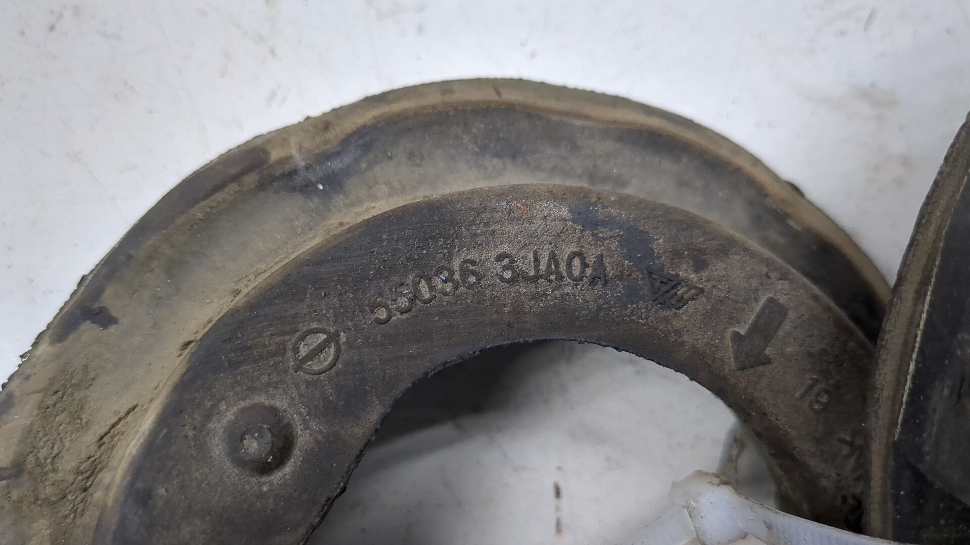 Опора переднего амортизатора верхняя