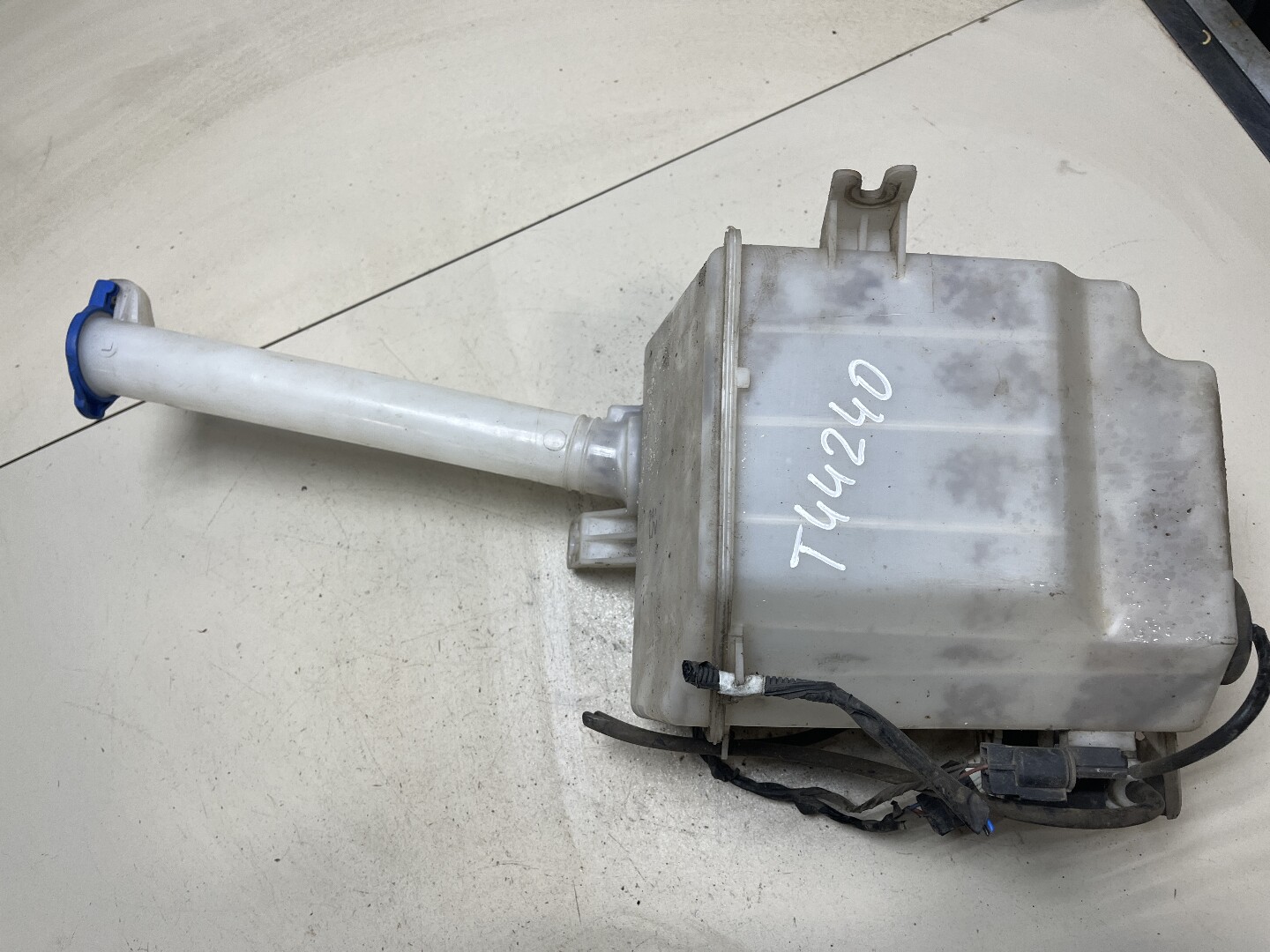 Бачок омывателя лобового стекла