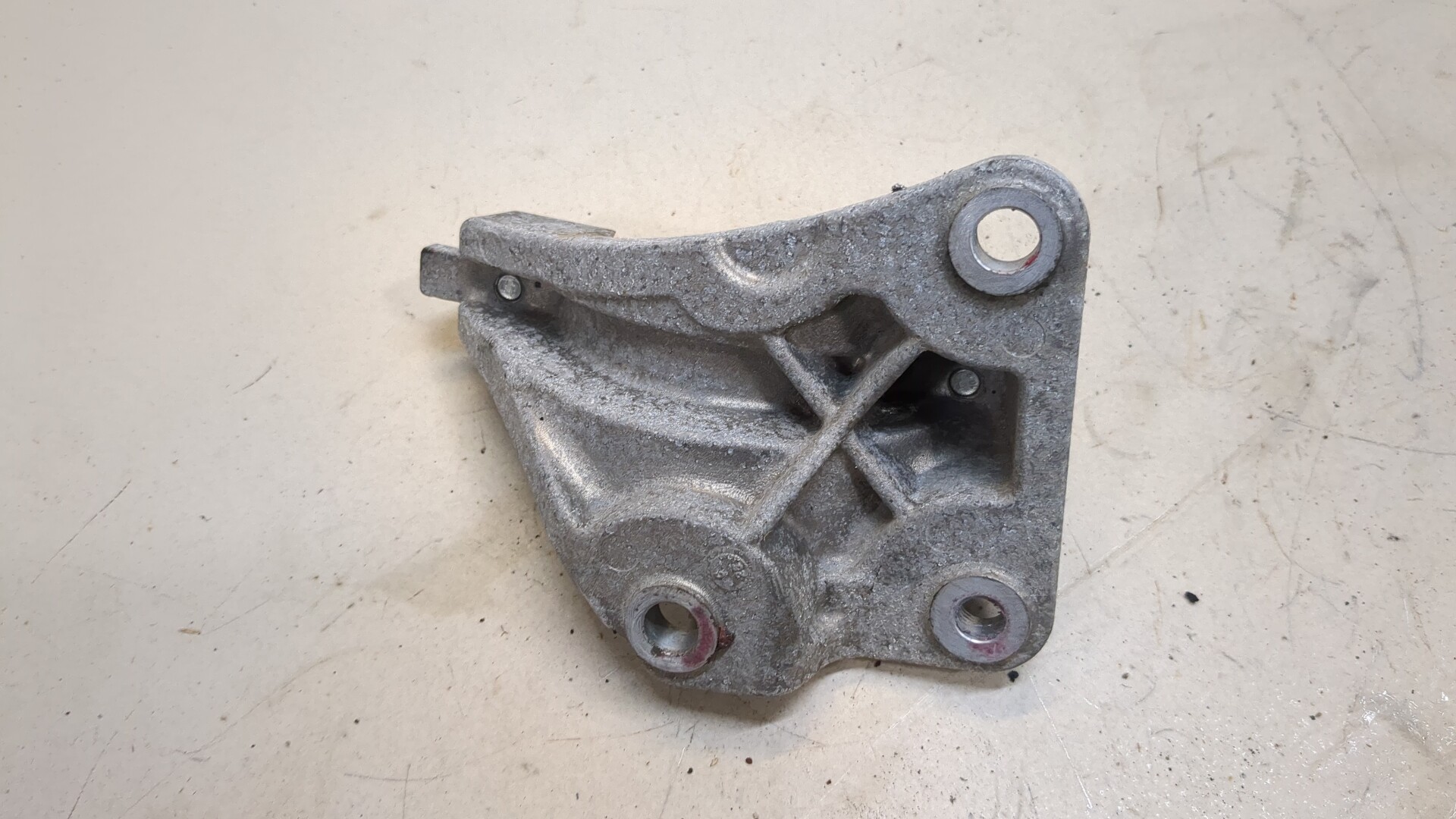 Кронштейн (п.з.к.)