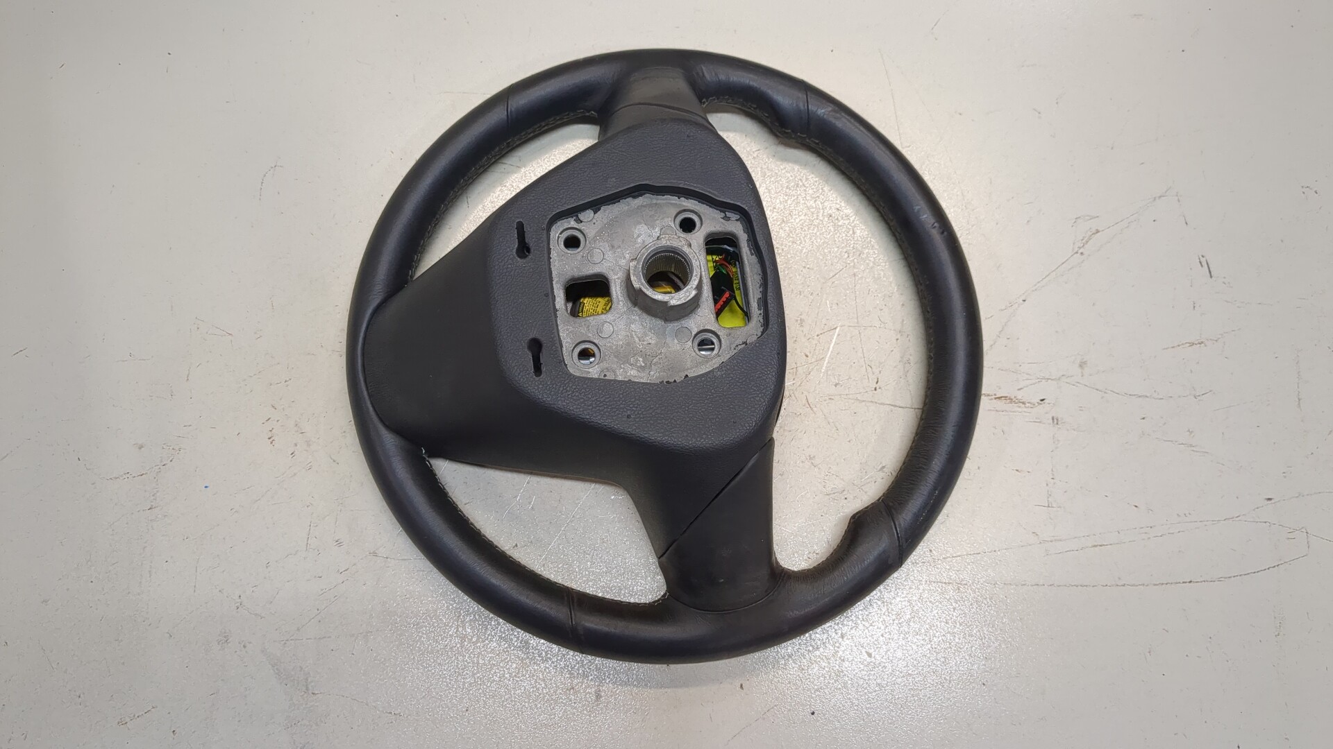 Рулевое колесо (руль)