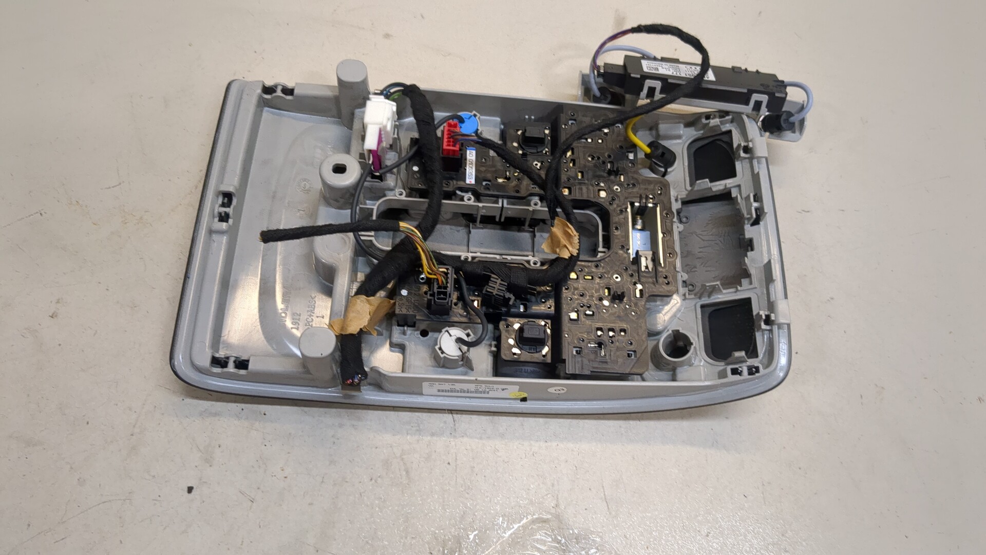 Плафон салонный