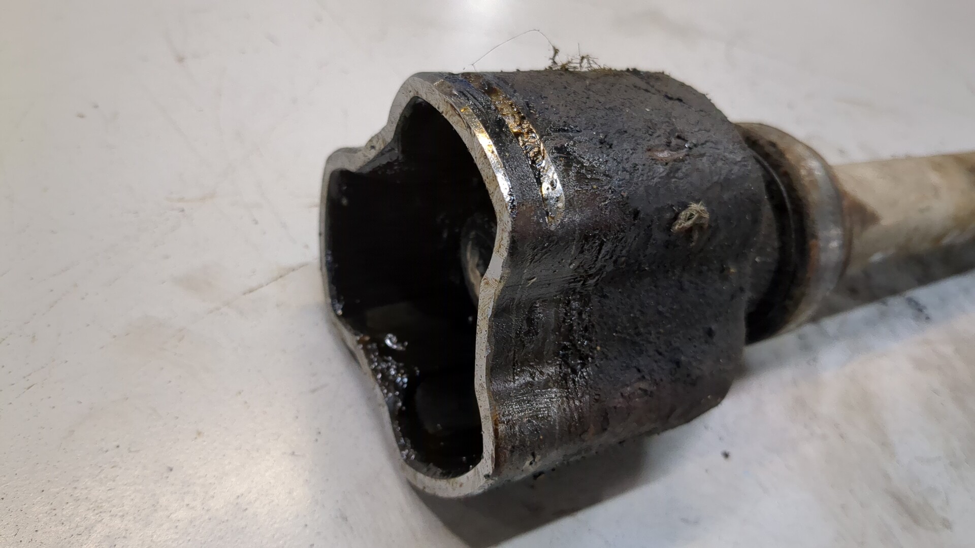 Полуось передняя правая