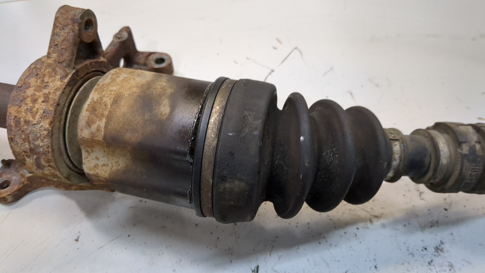 Полуось передняя правая