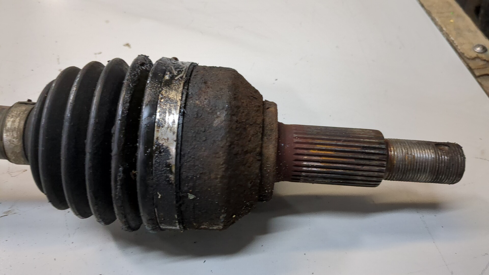 Полуось передняя правая