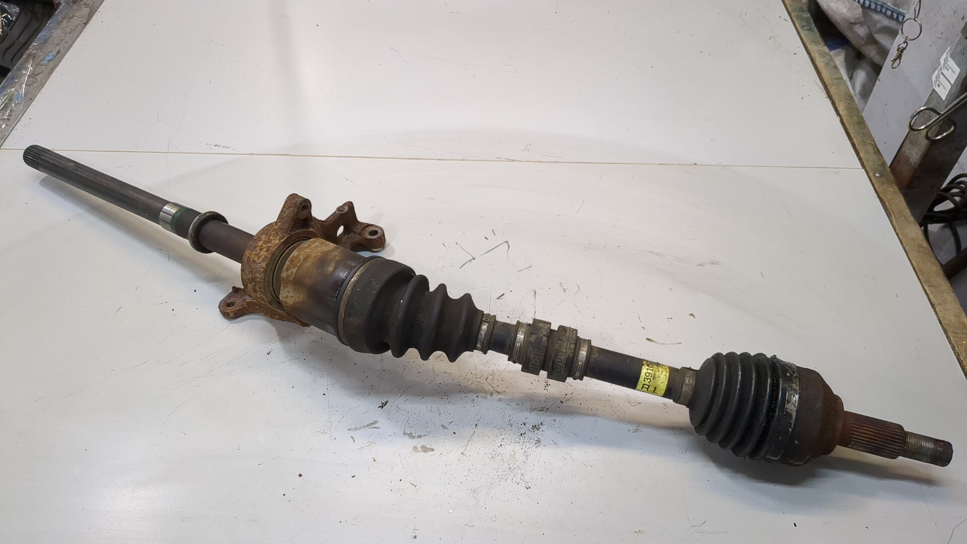 Полуось передняя правая