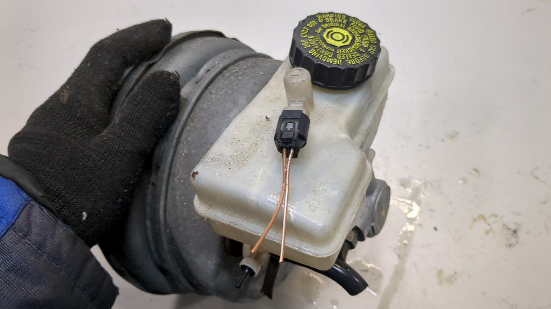 Цилиндр тормозной главный