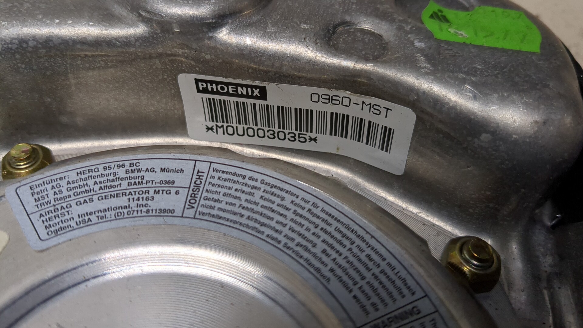 Подушка безопасности в рулевое колесо