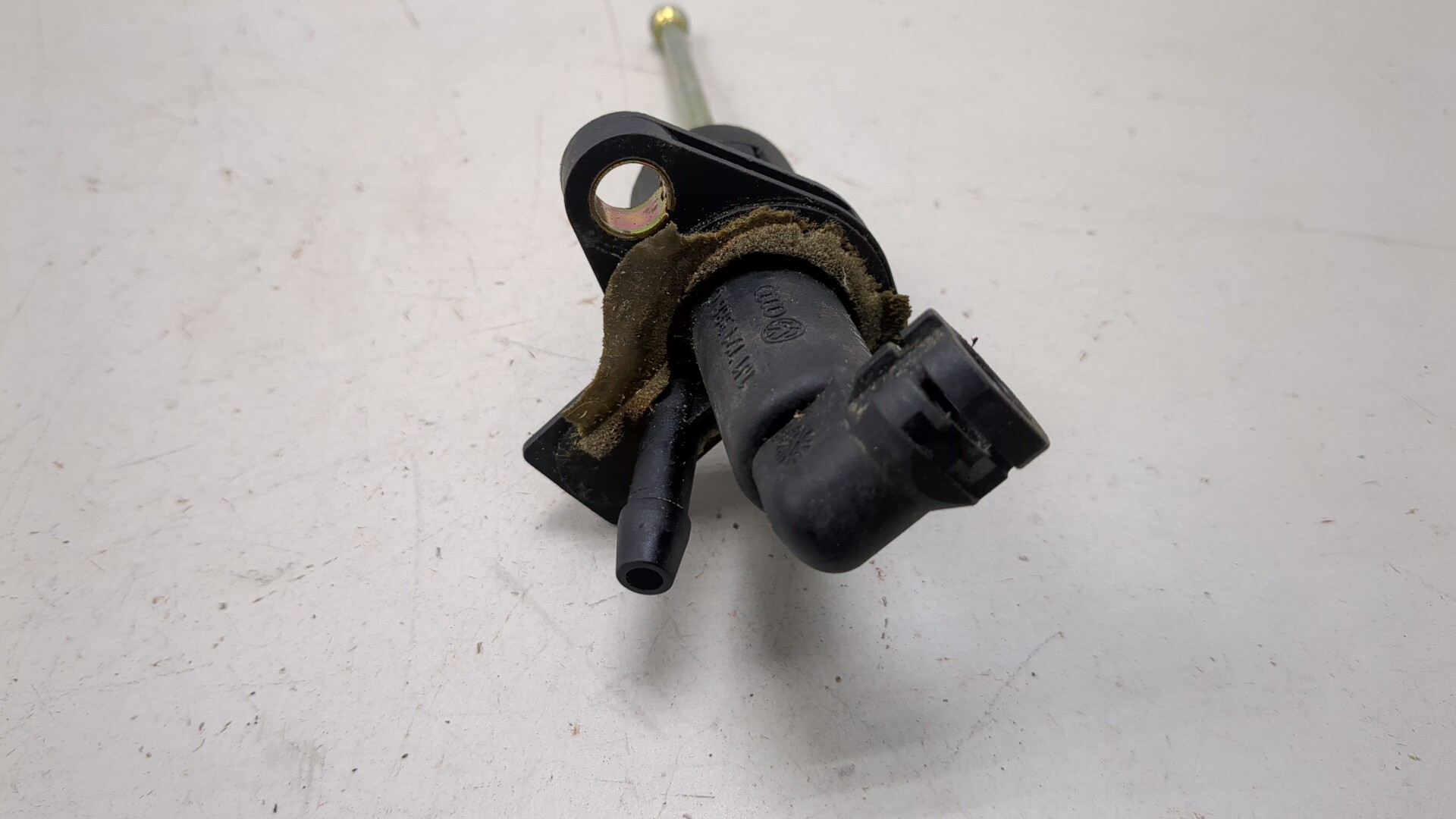 Цилиндр сцепления главный