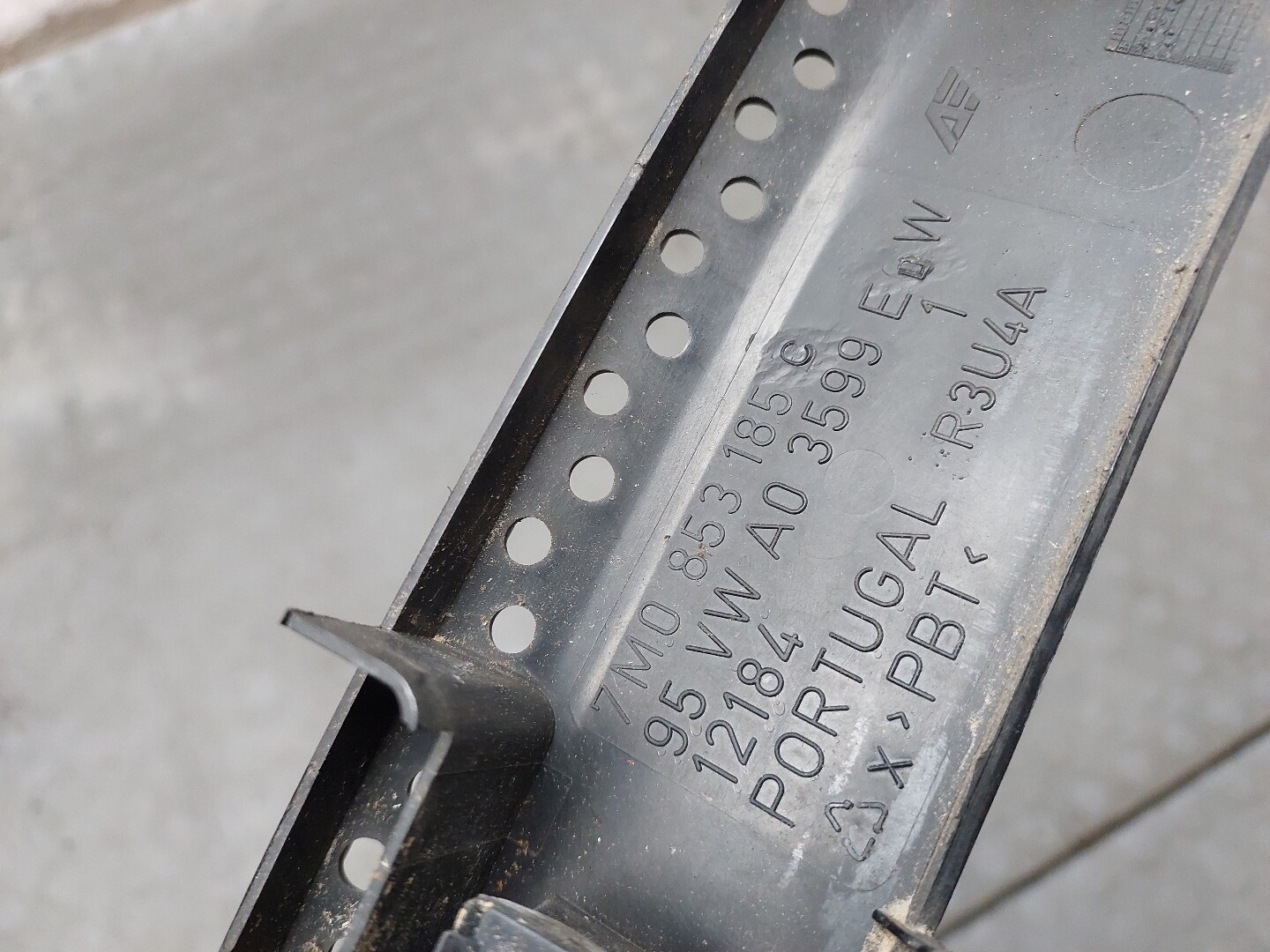 Решетка стеклоочистителей (Жабо)