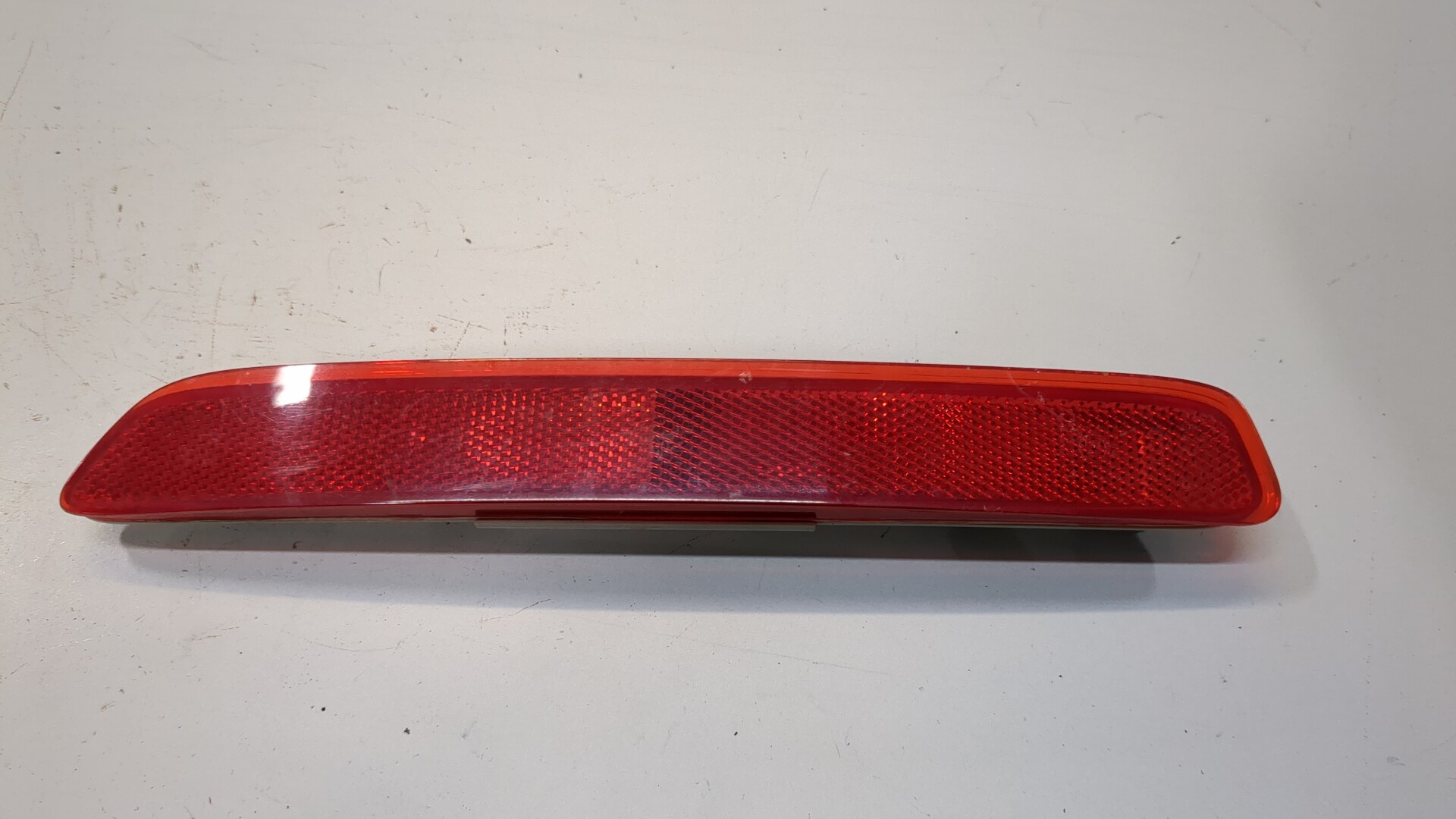 Отражатель в бампер задний правый