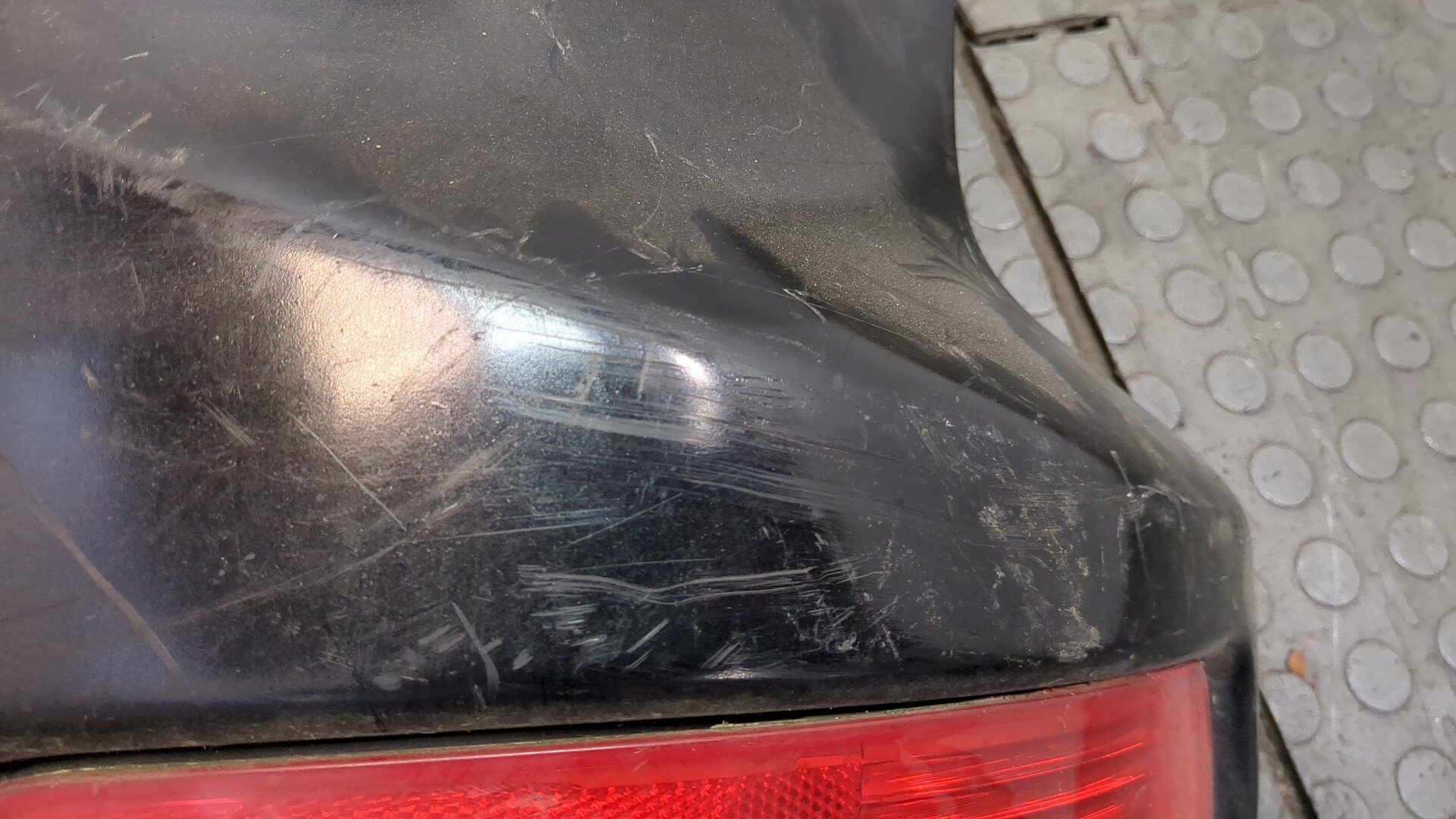 Накладка заднего бампера левая