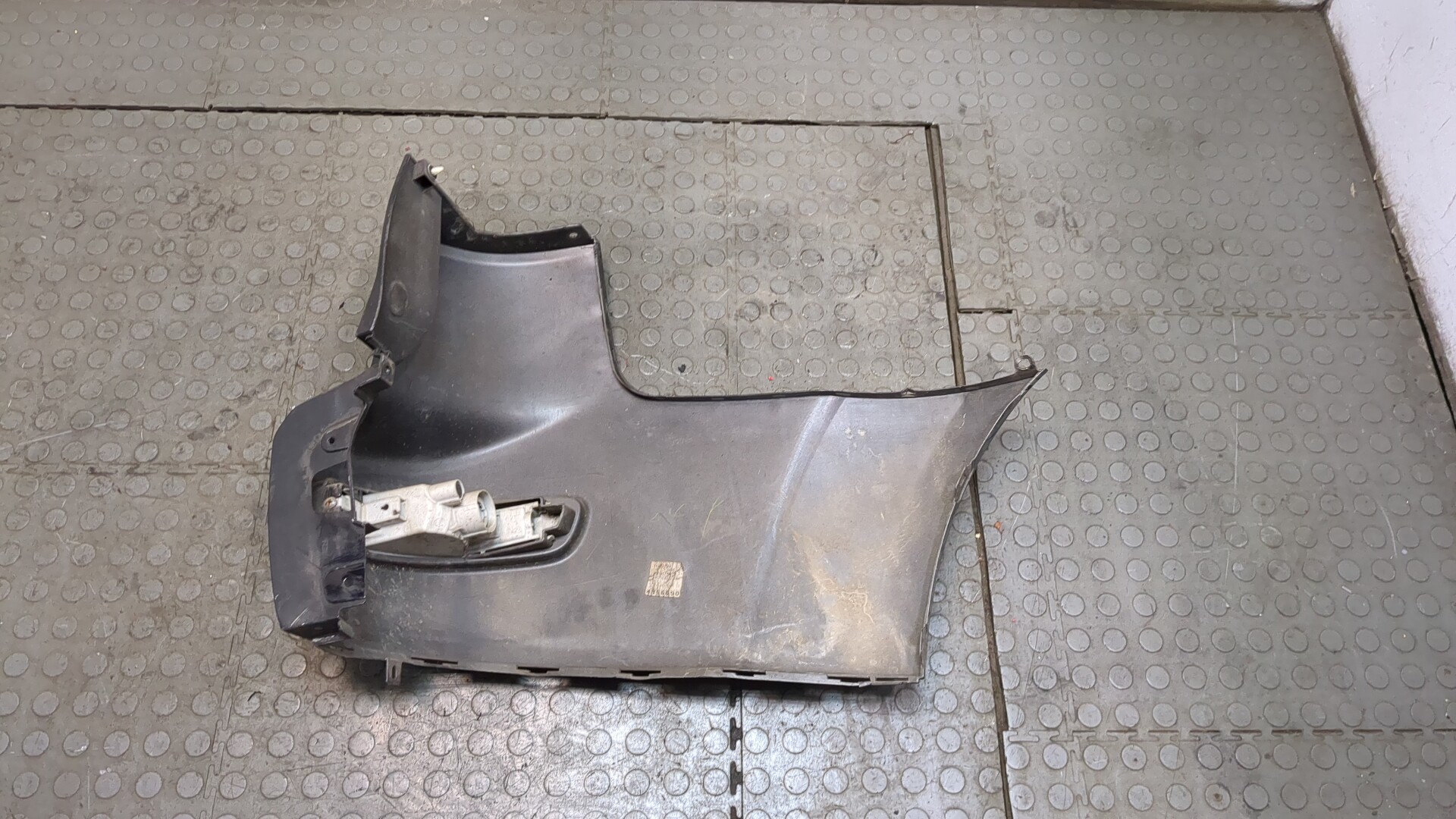 Накладка заднего бампера левая