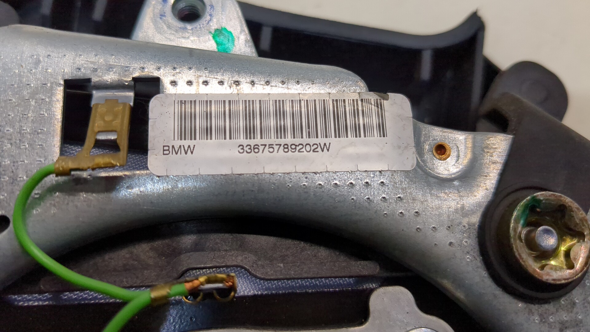 Подушка безопасности в рулевое колесо