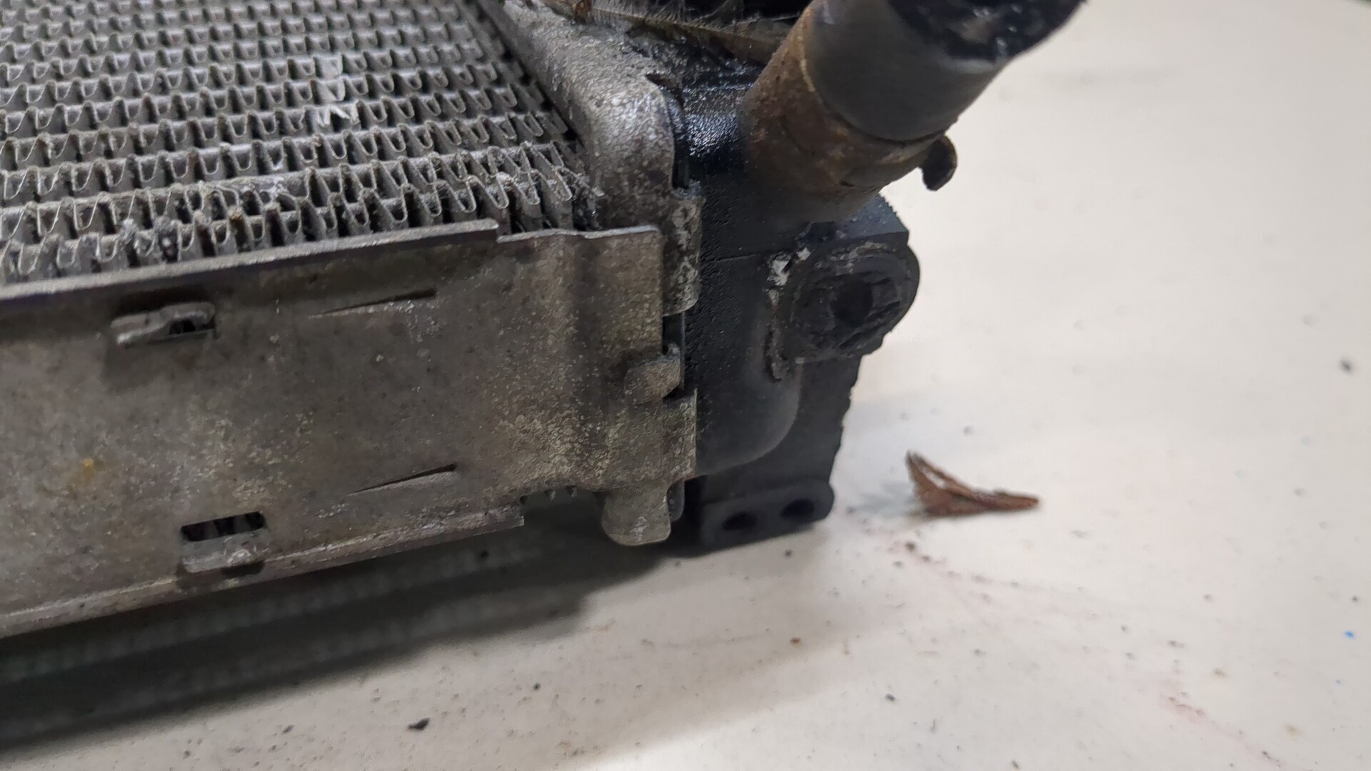 Радиатор охлаждения двигателя основной