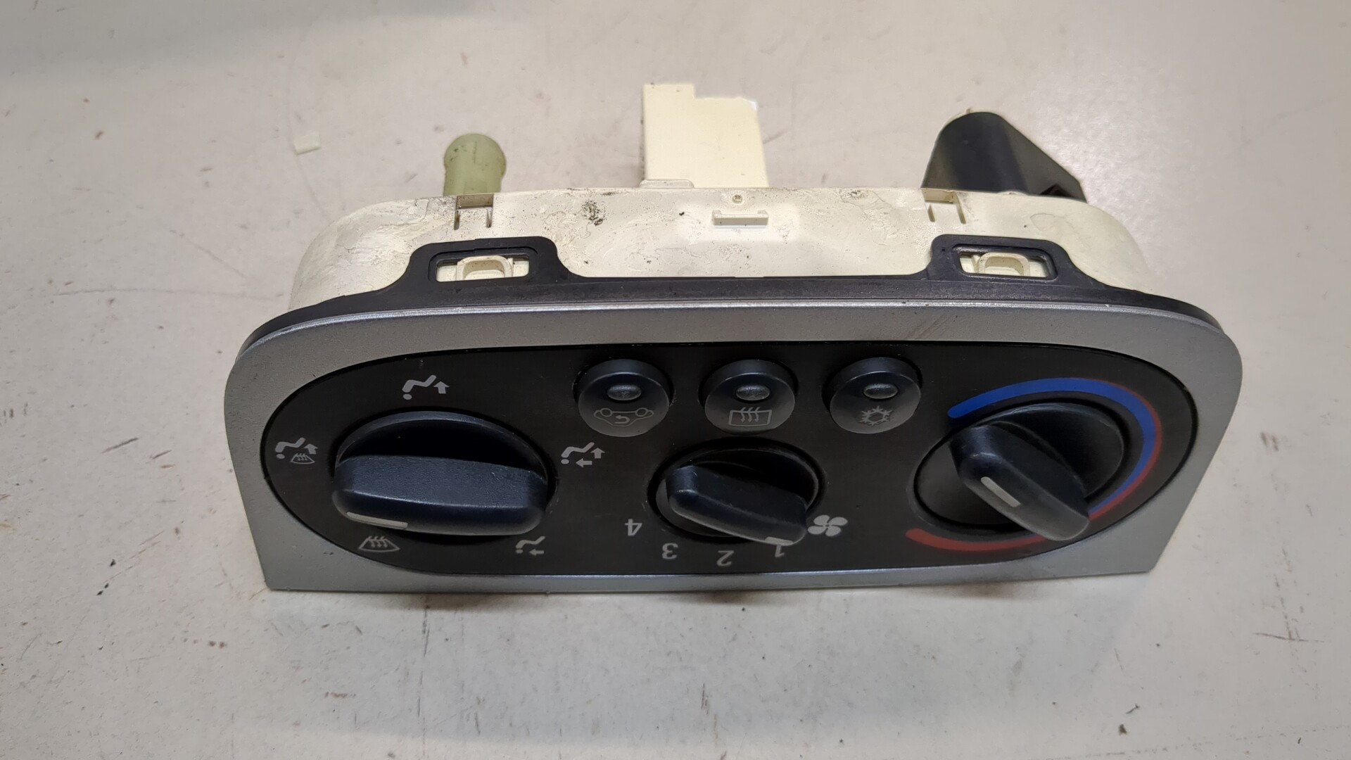 Переключатель отопителя