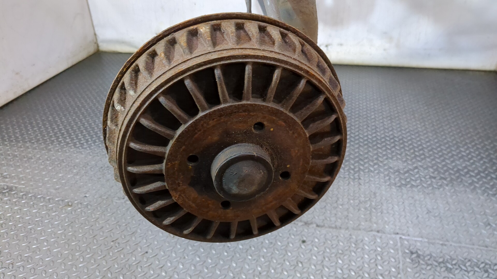 Балка задняя