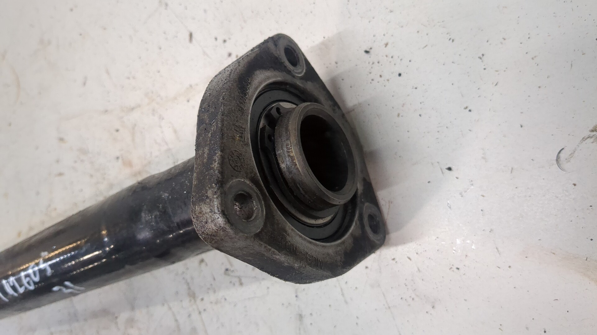 Полуось передняя правая