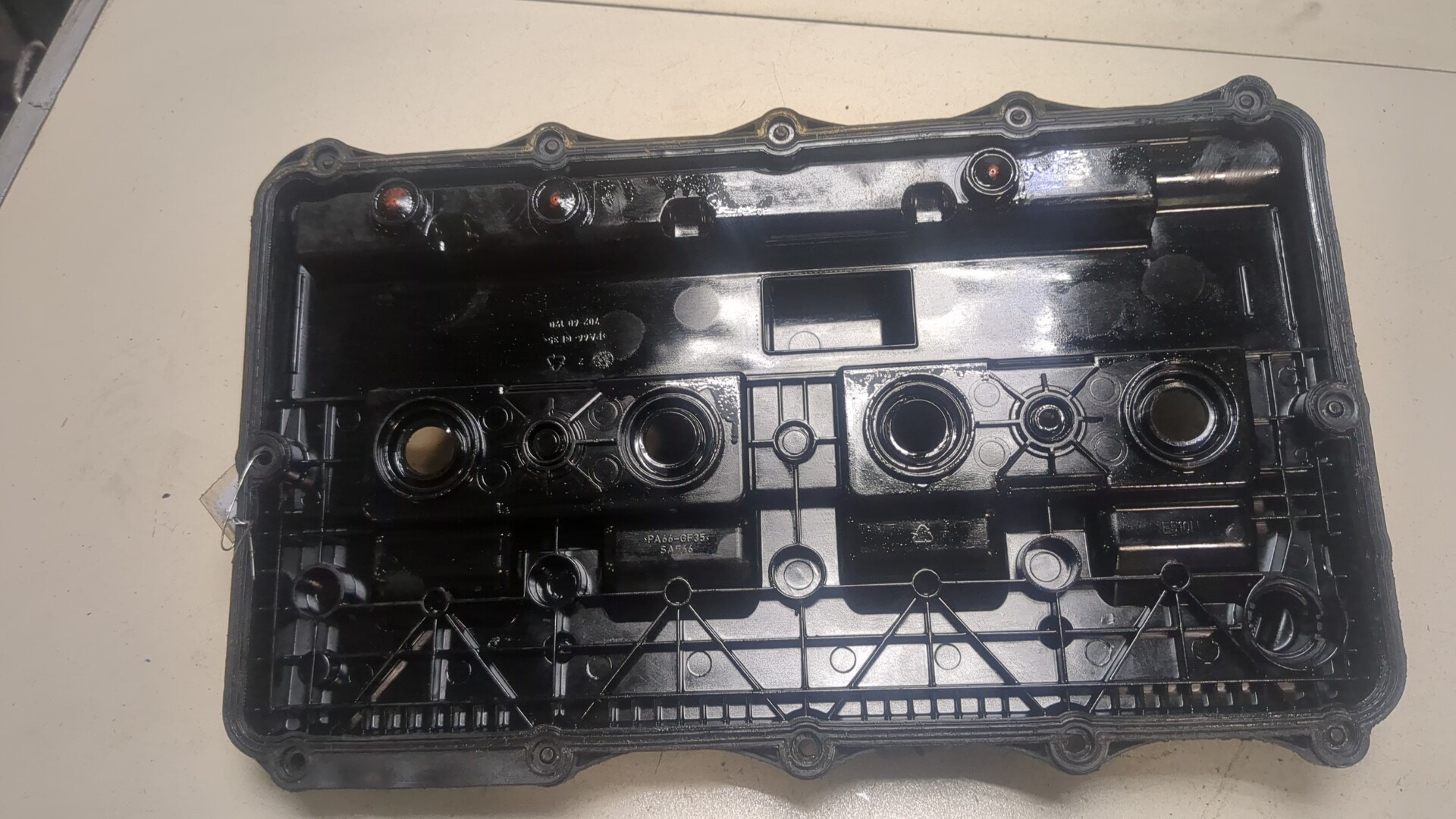 Крышка клапанная ГБЦ