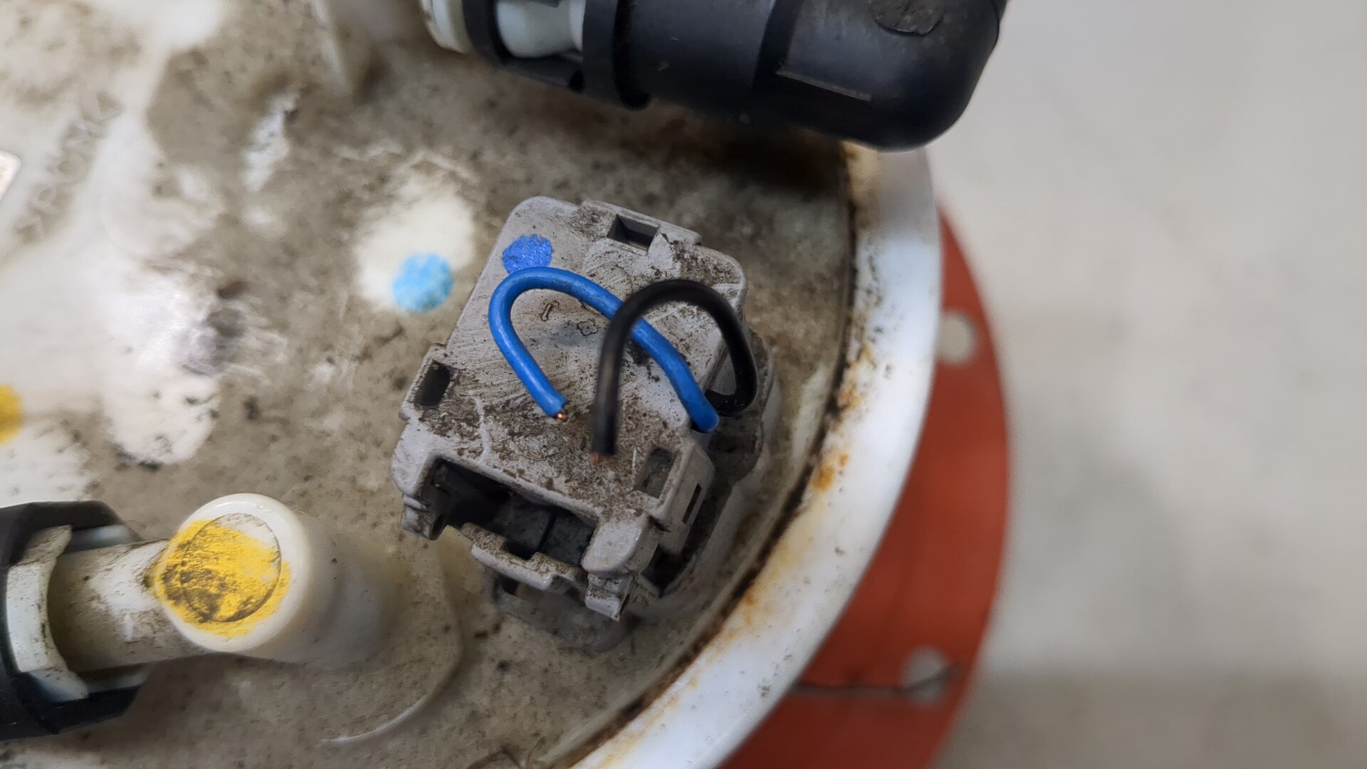 Насос топливный электрический